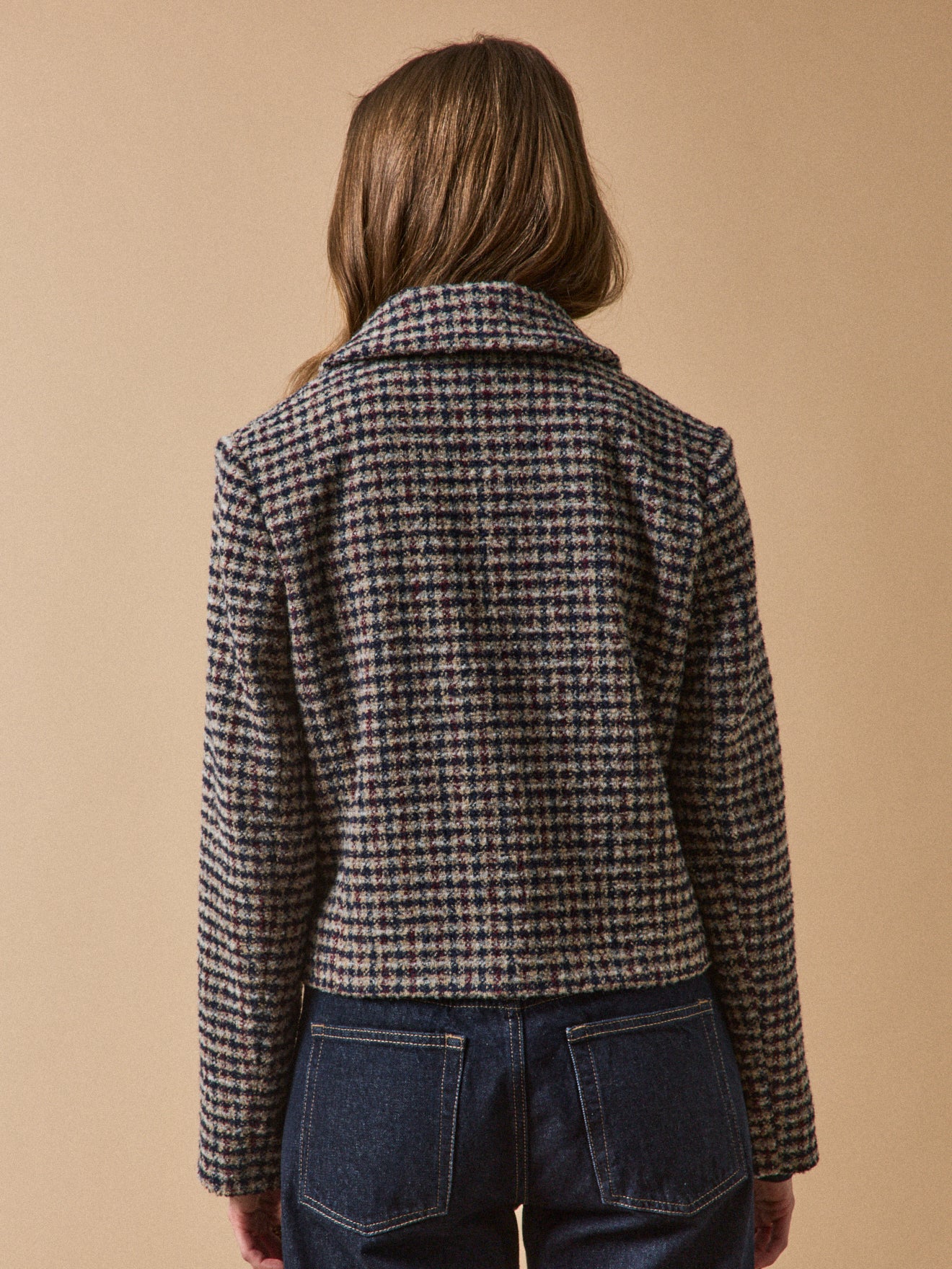 Damen-Blazer aus kariertem Tweed mit Knopfverschluss