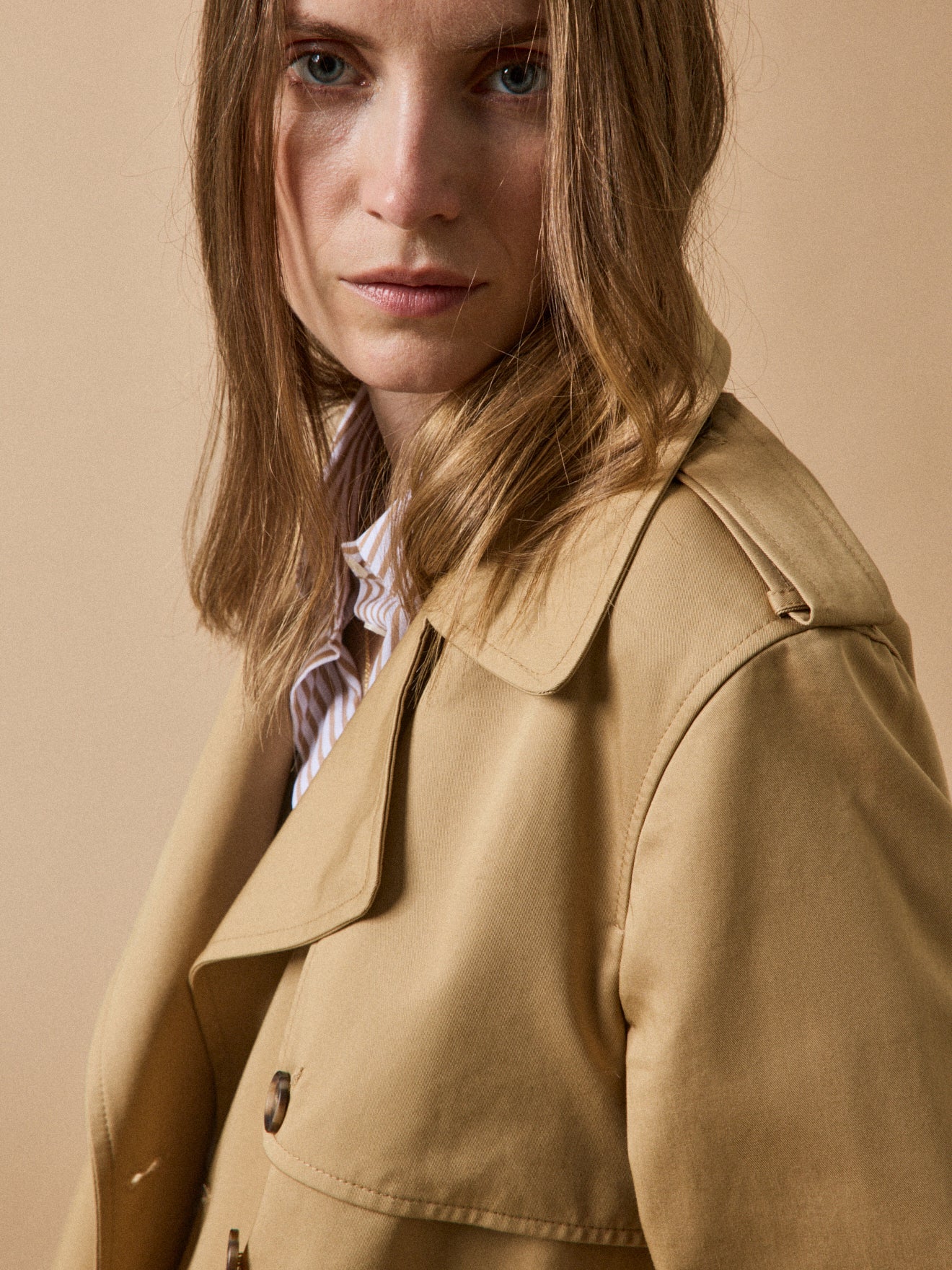 Langer Damen-Trenchcoat aus Bio-Baumwolle