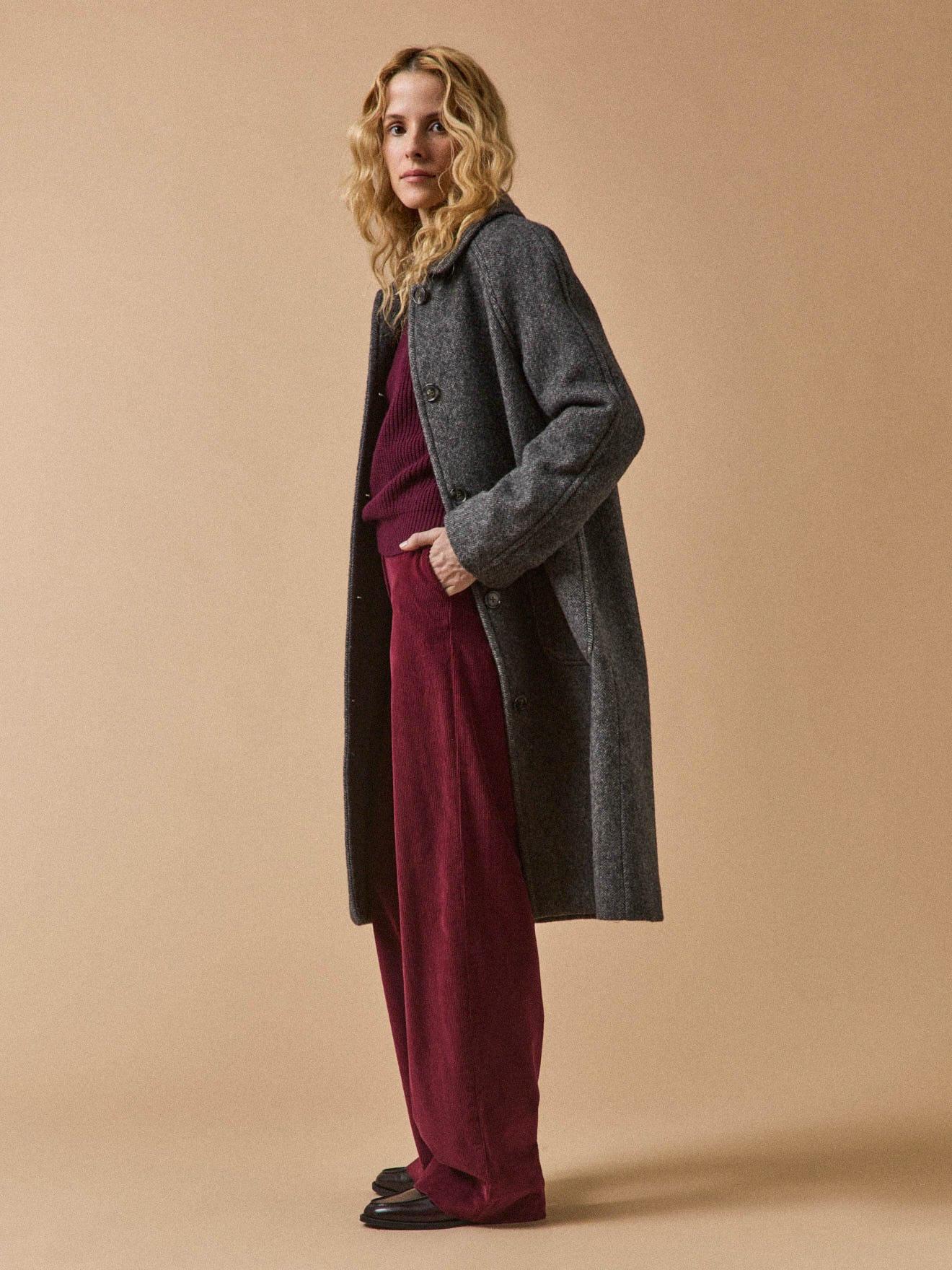 Oversize Damenmantel aus Wolltuch mit Fischgrat