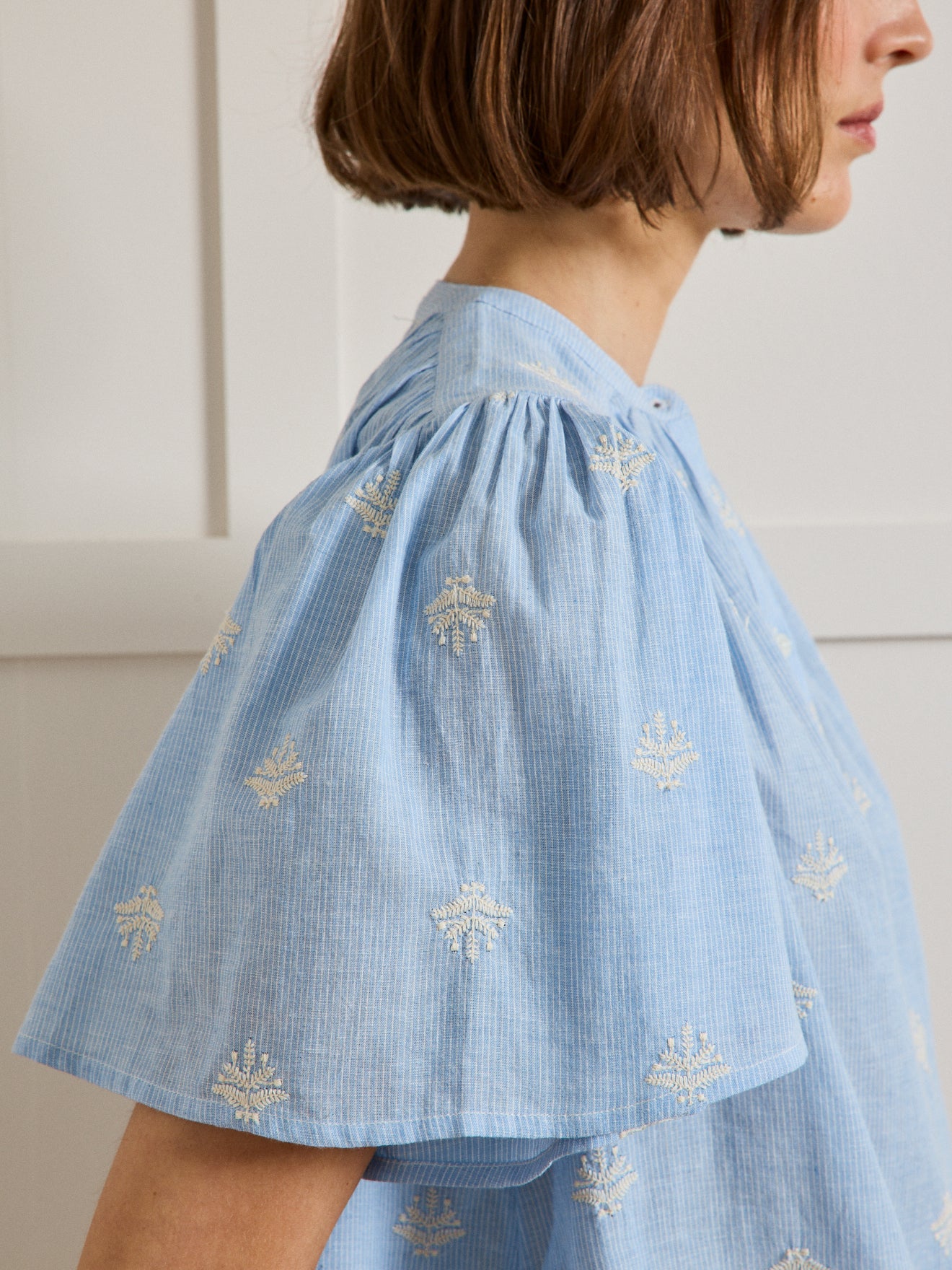 Damenbluse mit Sofia-Print