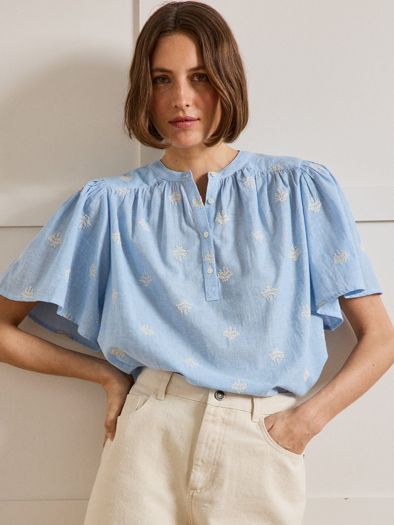 Damenbluse mit Sofia-Print