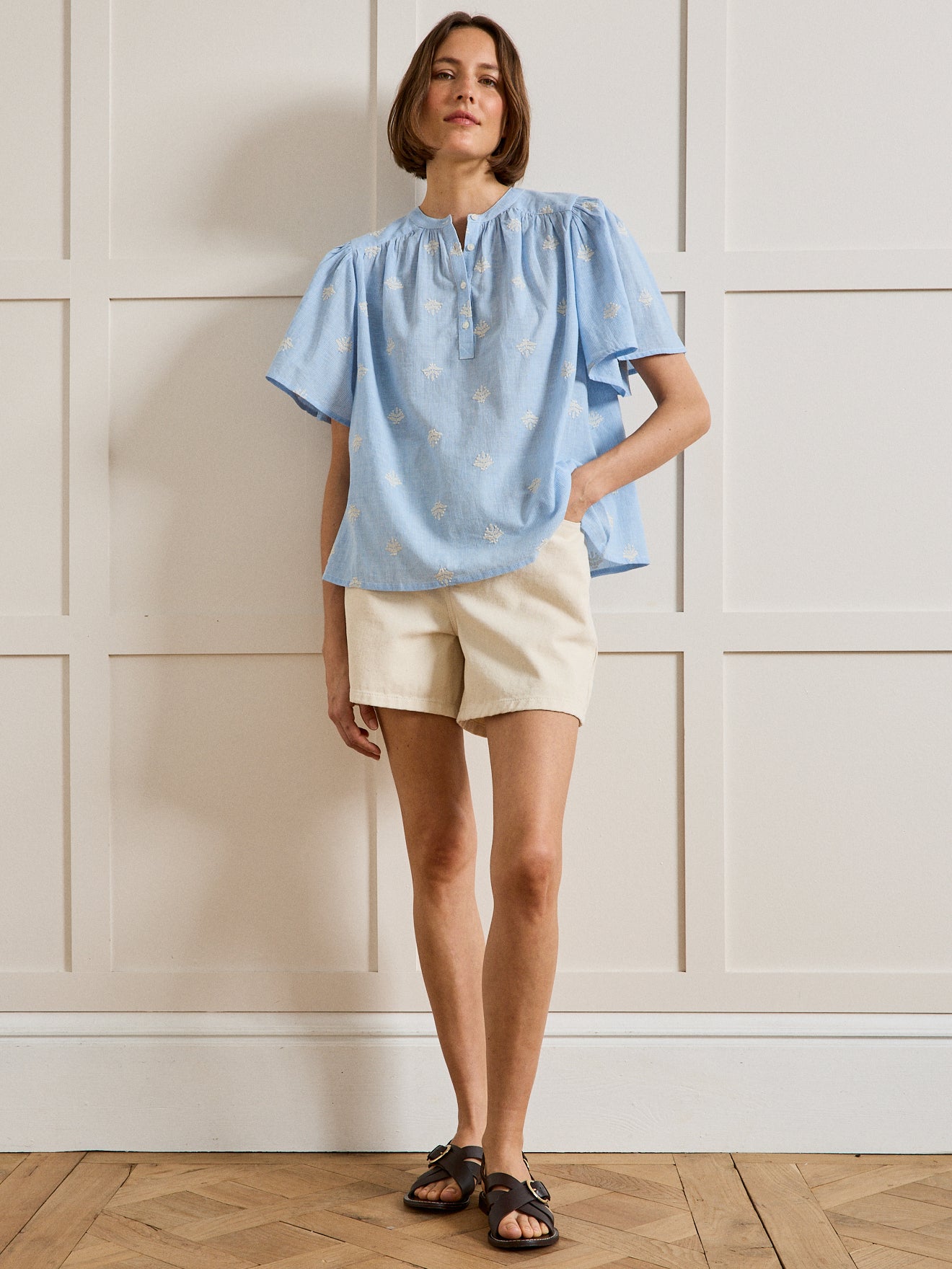 Damenbluse mit Sofia-Print