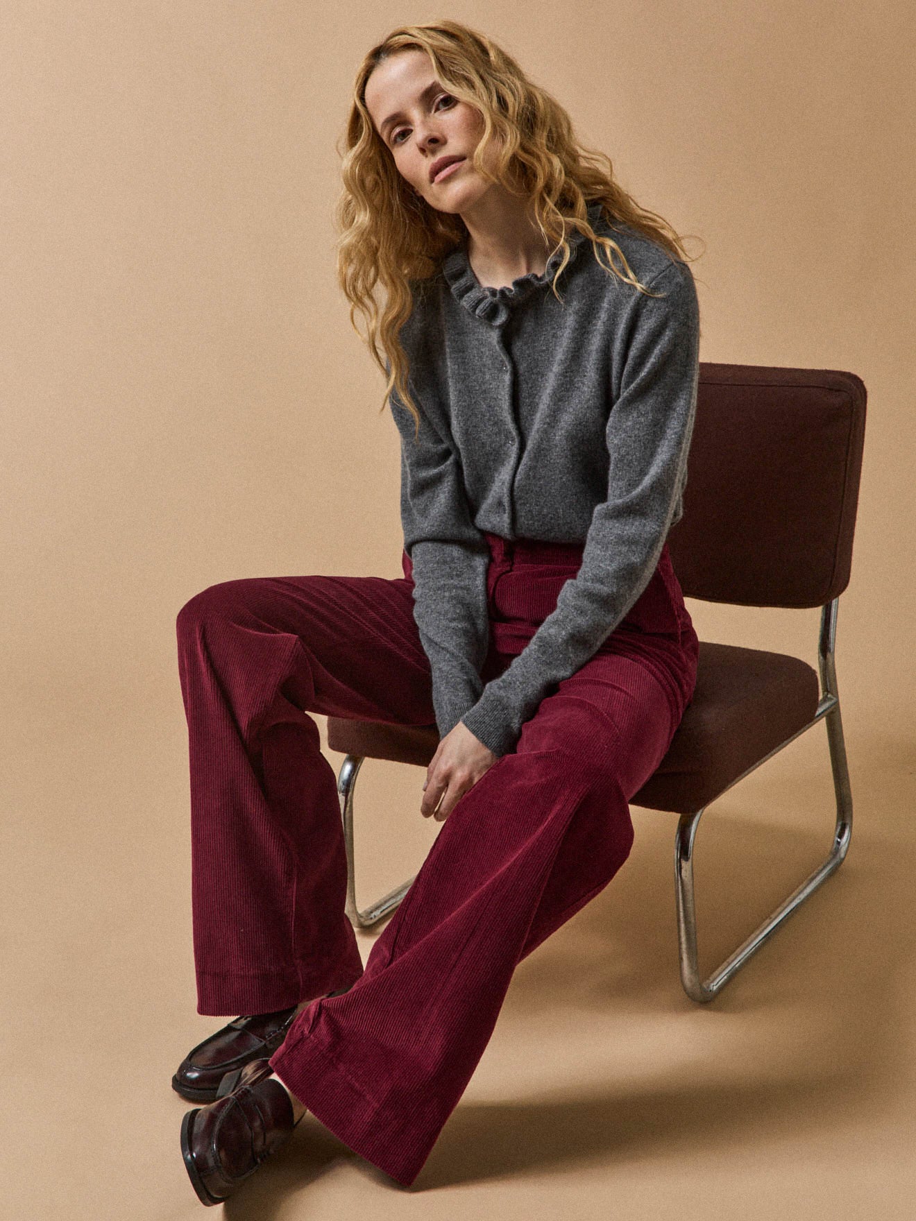 Damen-Cardigan mit Volants am Ausschnitt - Cashmere-Kollektion