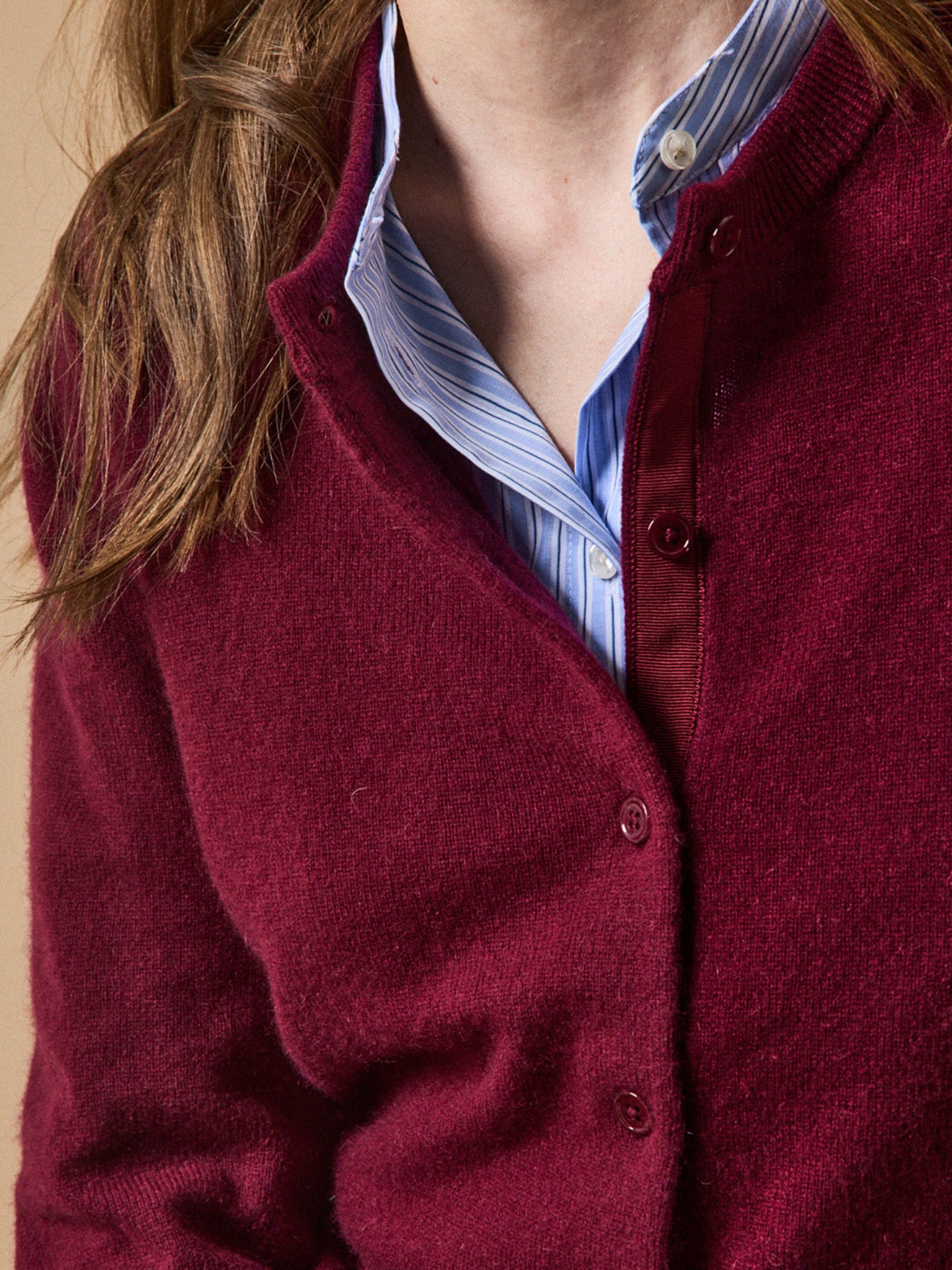 Geknöpfter Damen-Cardigan - Cashmere-Kollektion