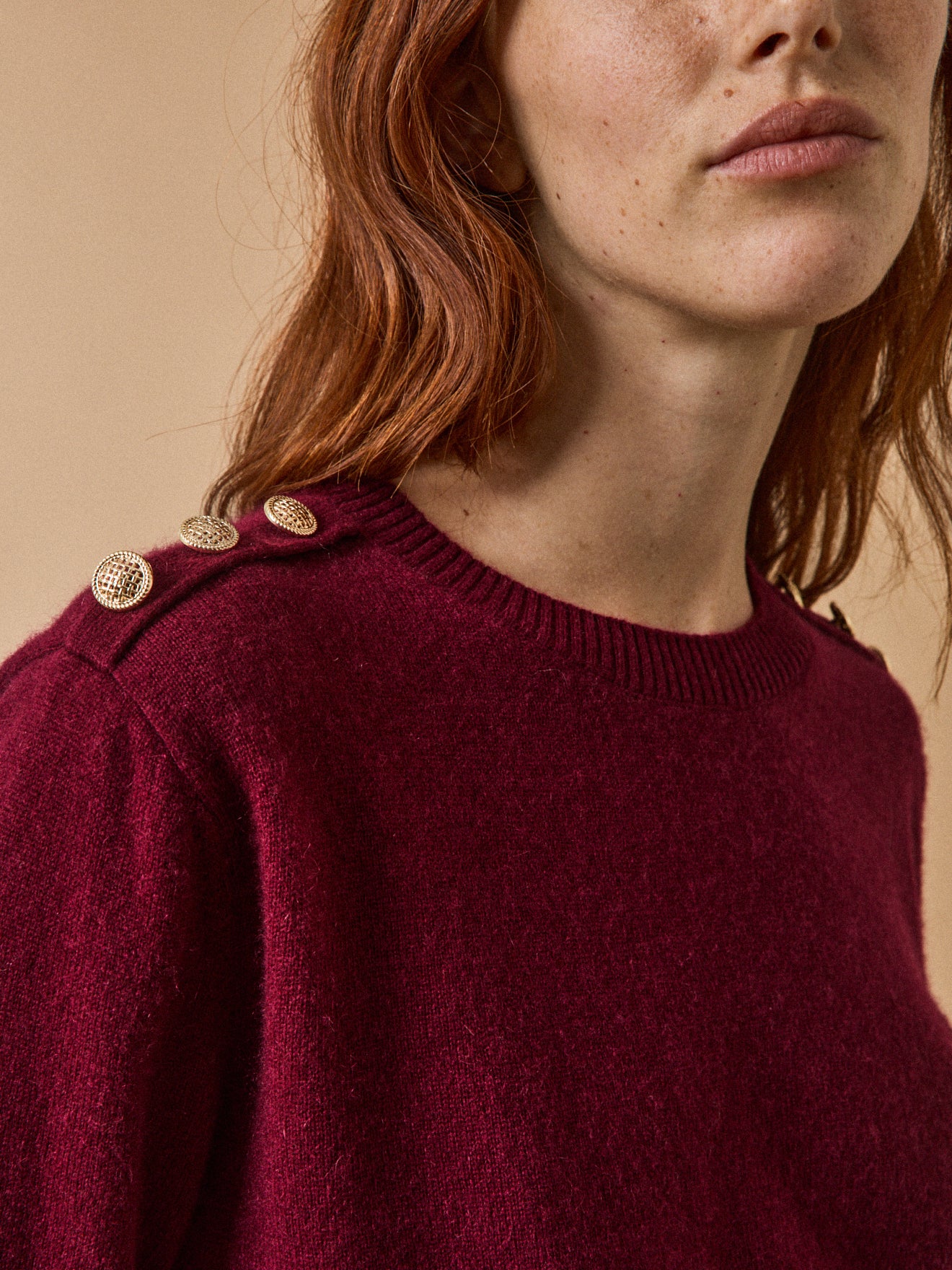 Damenpullover mit Schulterknöpfen - Cashmere-Kollektion