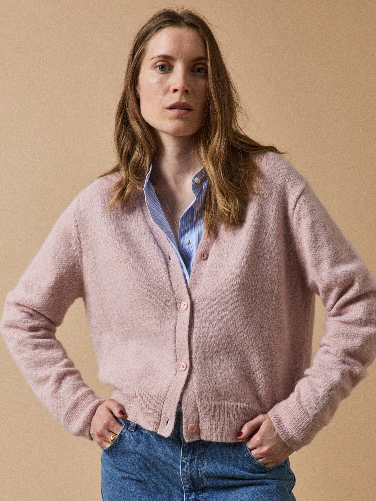 Gestrickter Damen-Cardigan mit Alpaka und Wolle