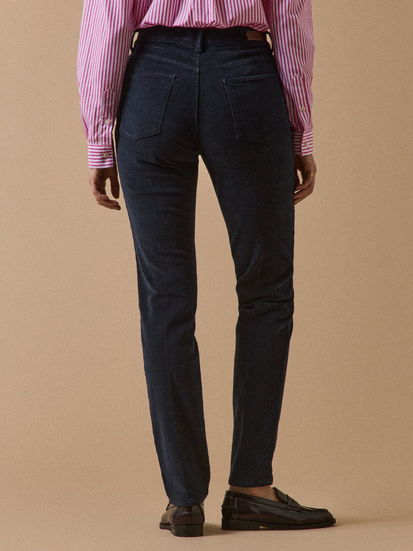 Slim Fit Damenhose aus Cordsamt Chloé