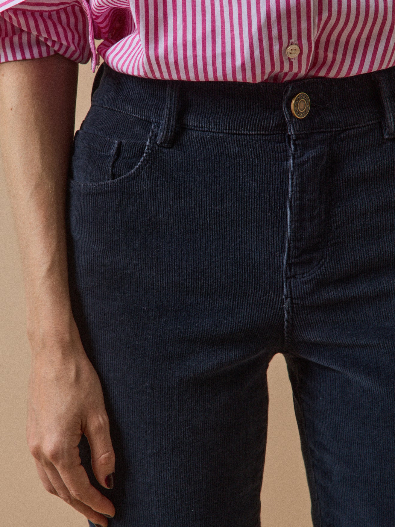 Slim Fit Damenhose aus Cordsamt Chloé