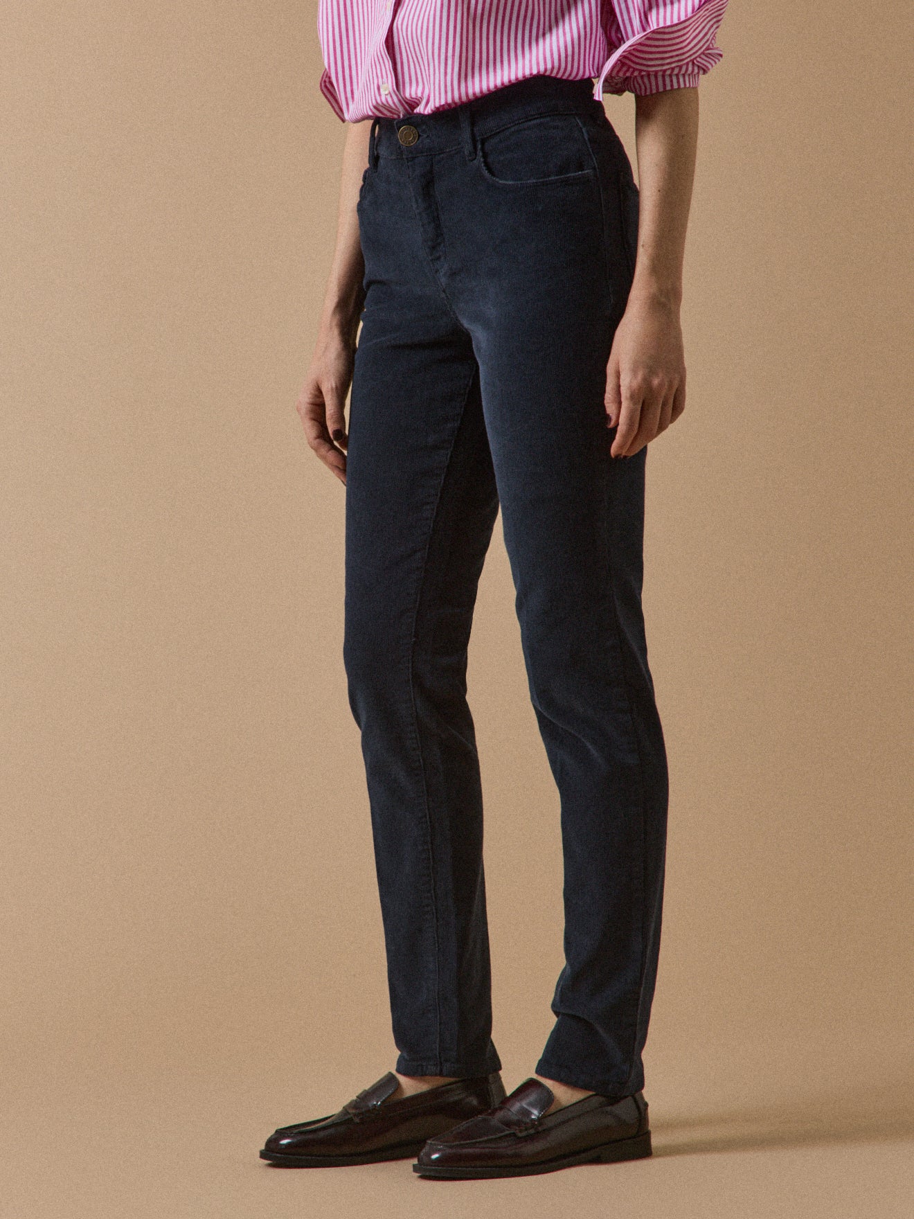 Slim Fit Damenhose aus Cordsamt Chloé