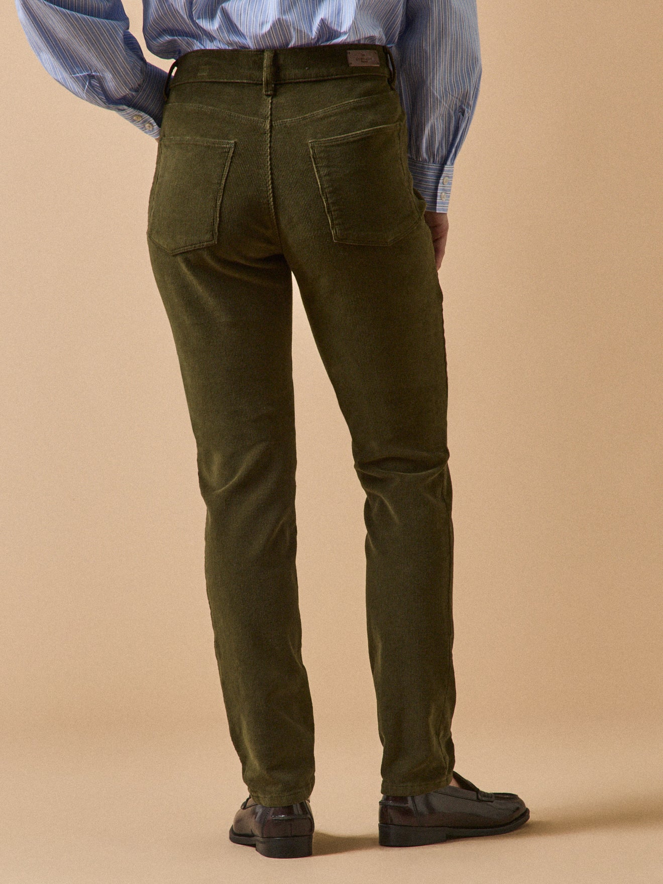 Slim Fit Damenhose aus Cordsamt Chloé