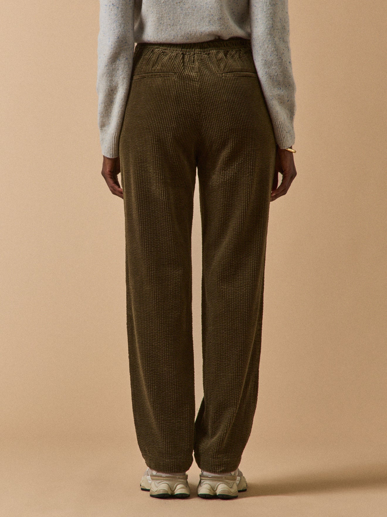 Damenhose Agathe aus strukturiertem Velours