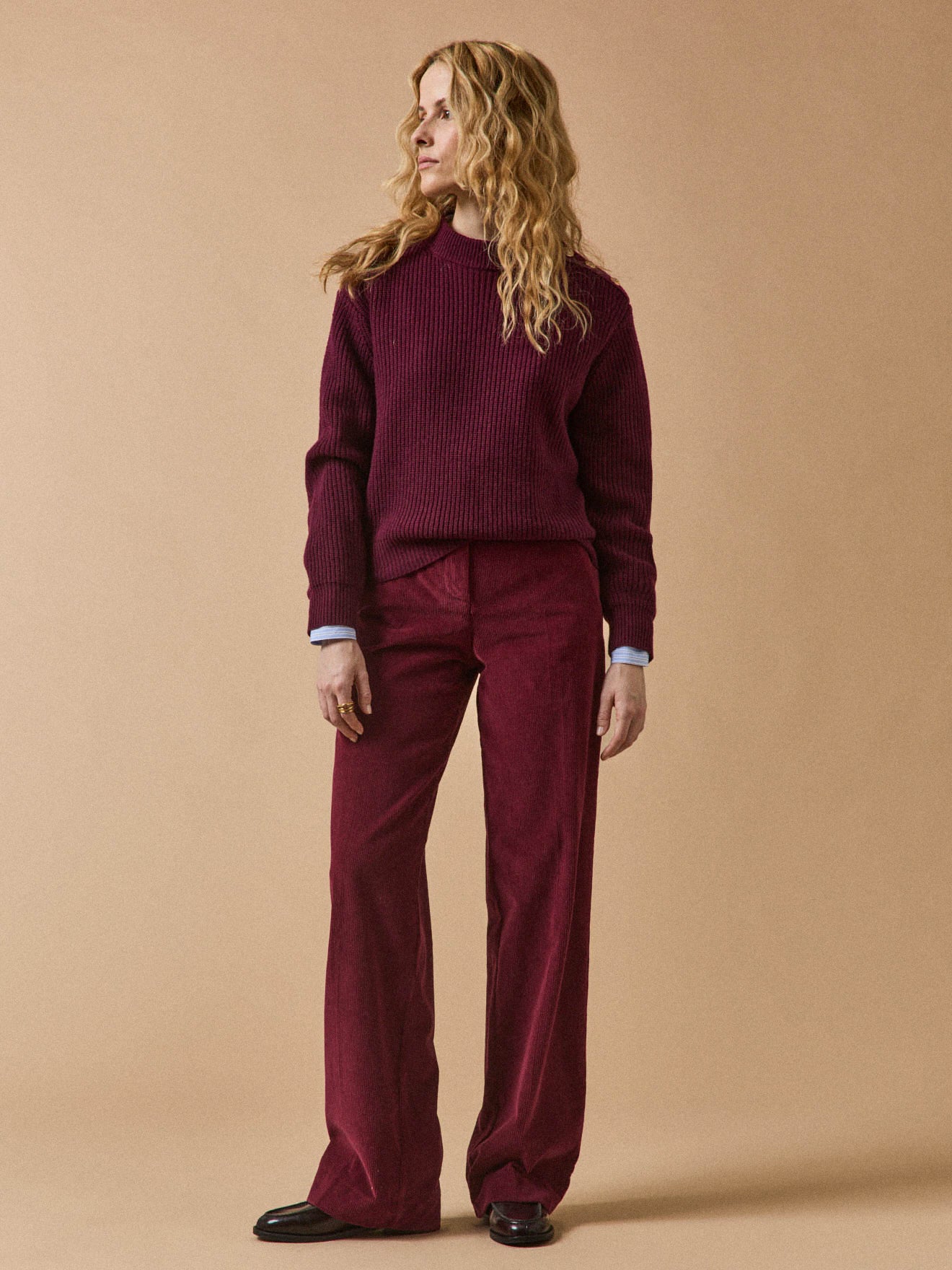Damenhose Juliette mit weitem Bein aus Velours