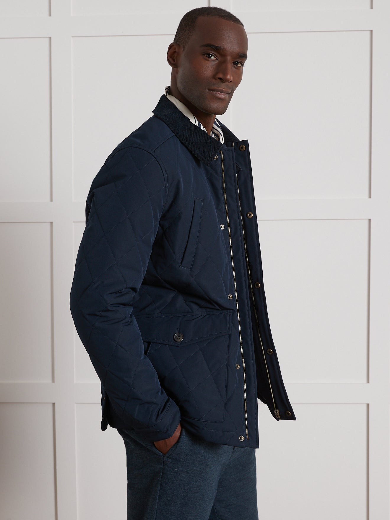Herren-Steppjacke mit Kragen aus Velours