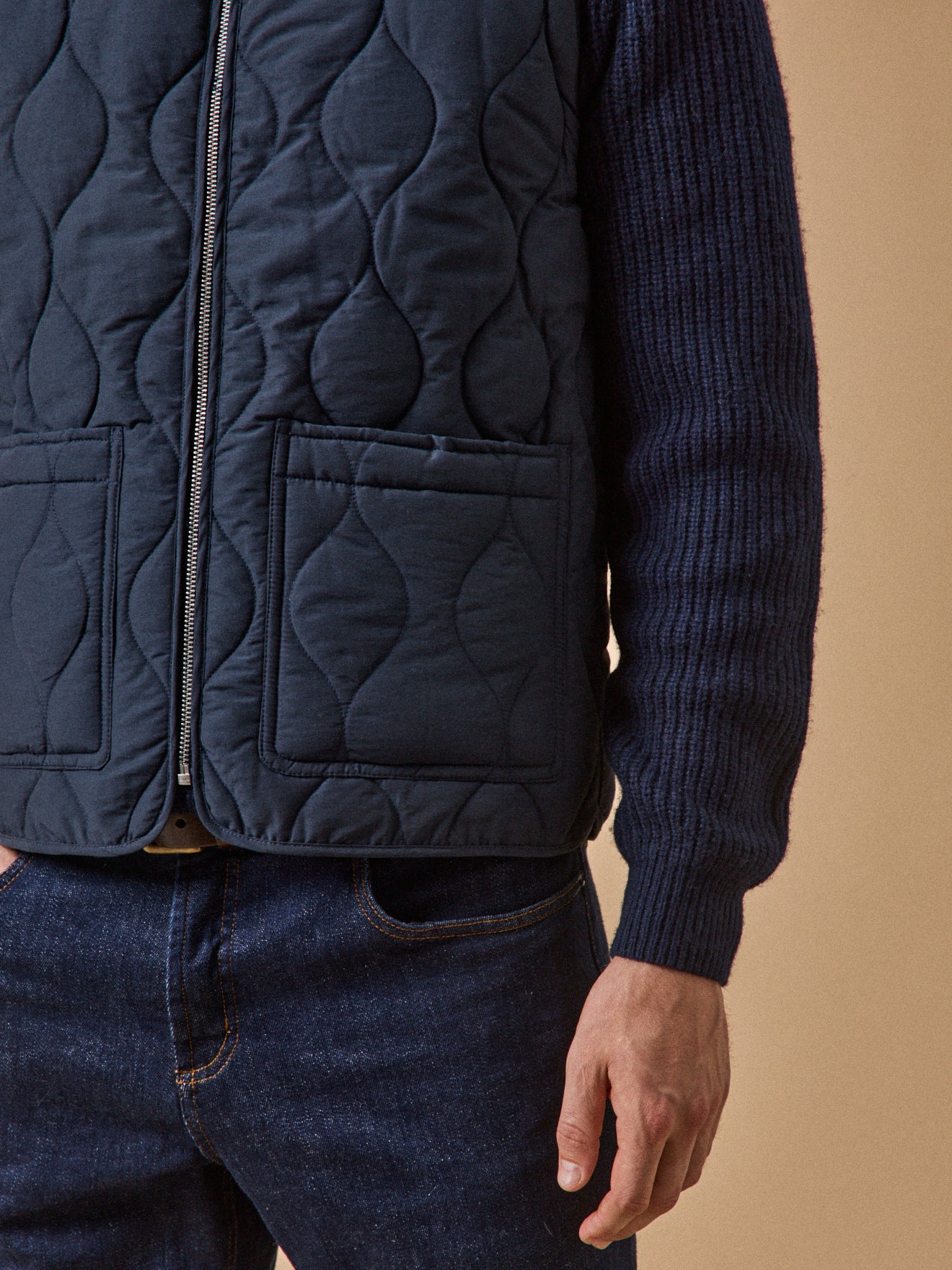 Ärmelloser Herren-Steppjacke mit Reißverschluss