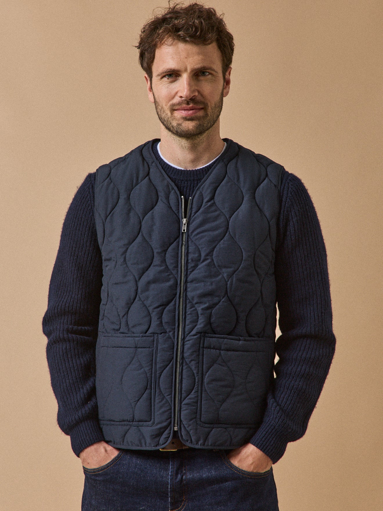 Ärmelloser Herren-Steppjacke mit Reißverschluss