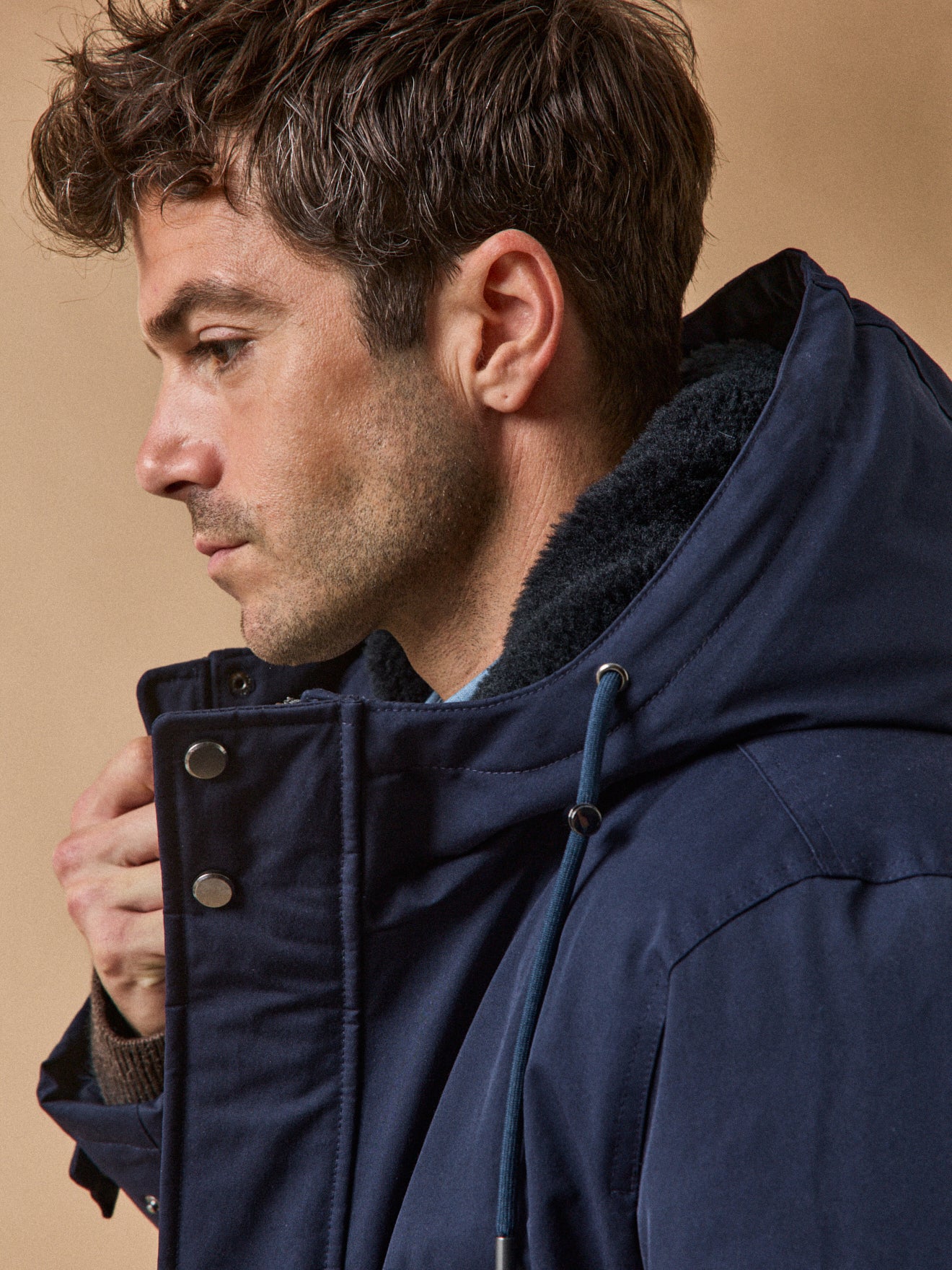 Langer Herren-Parka mit Kapuze