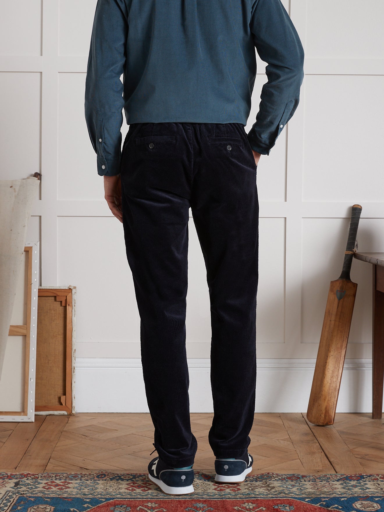 Herrenhose aus Cord mit Elastikbund
