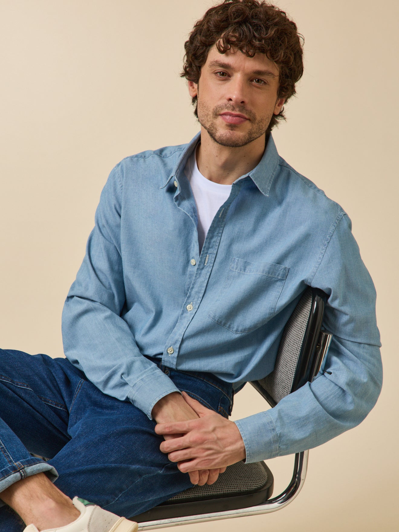 Klassisches Herrenhemd aus Chambray