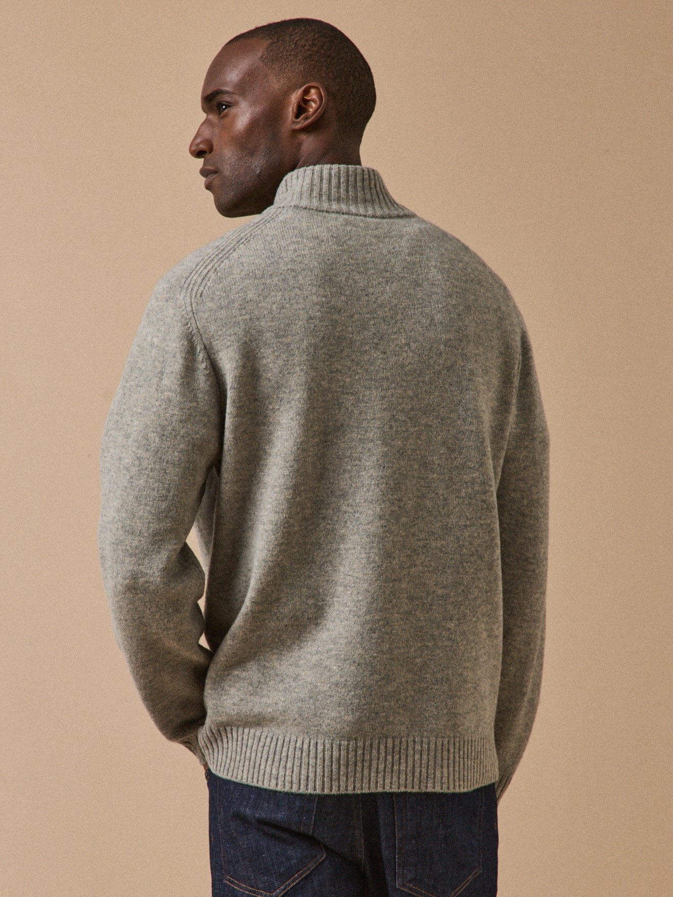 Herren-Pullover mit Stehkragen und Reißverschluss