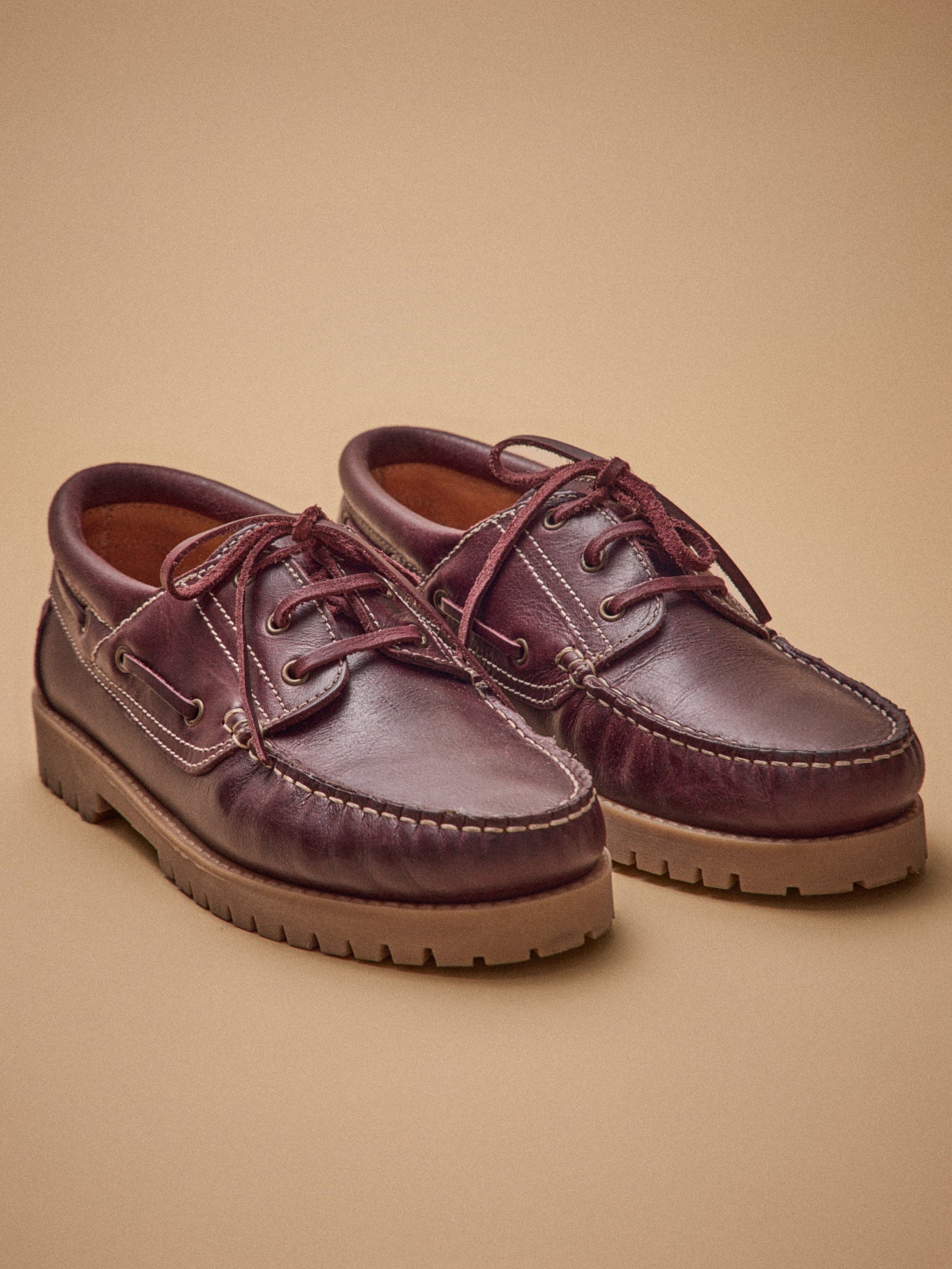 Herrenschuhe aus Leder im Bootsschuh-Stil