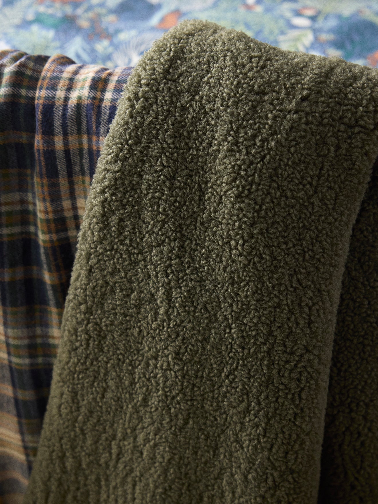 Reversible Sherpa und Tartan Plaid