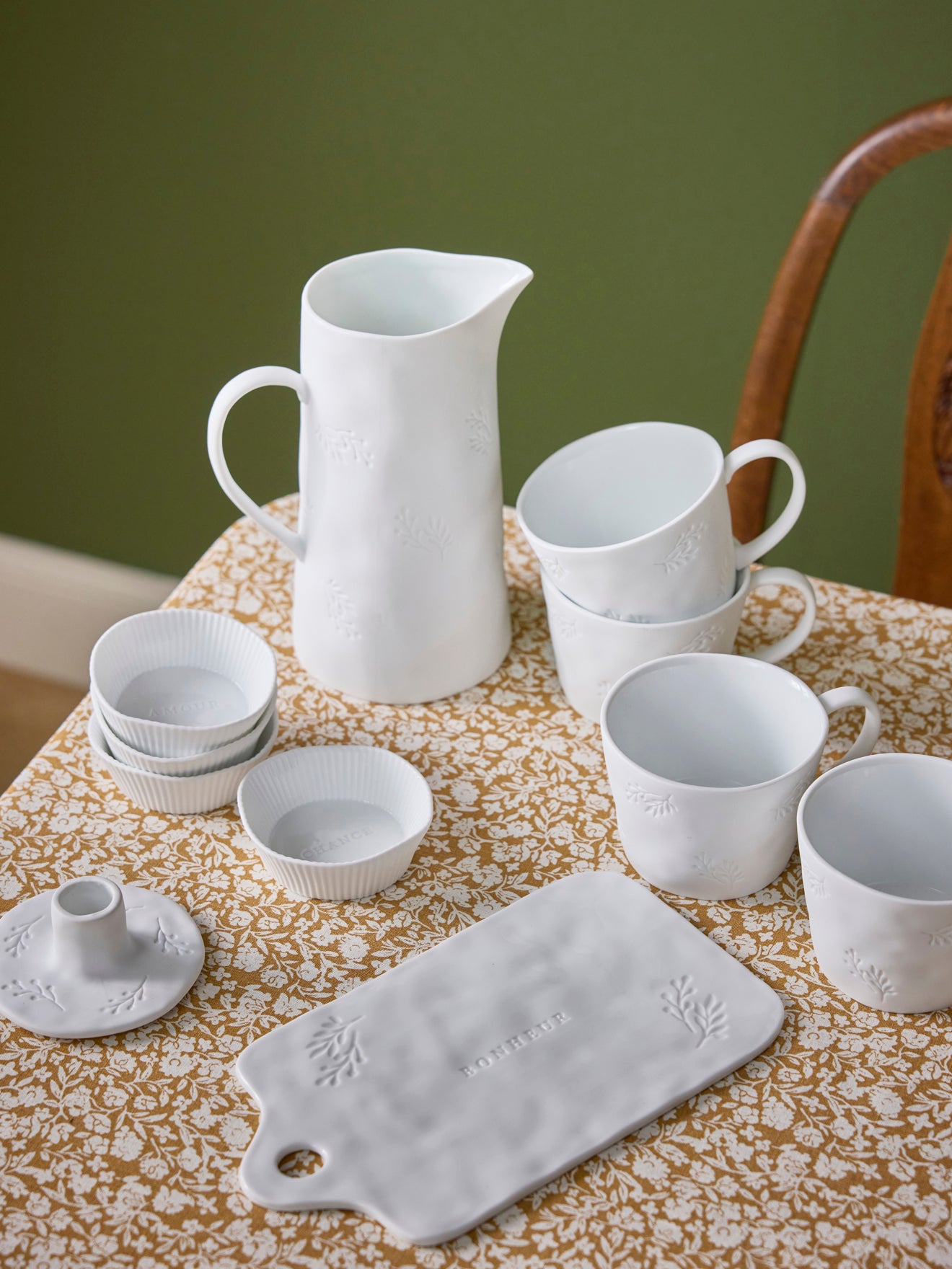 Tasse mit Blättermotiv aus Keramik im 4er-Set