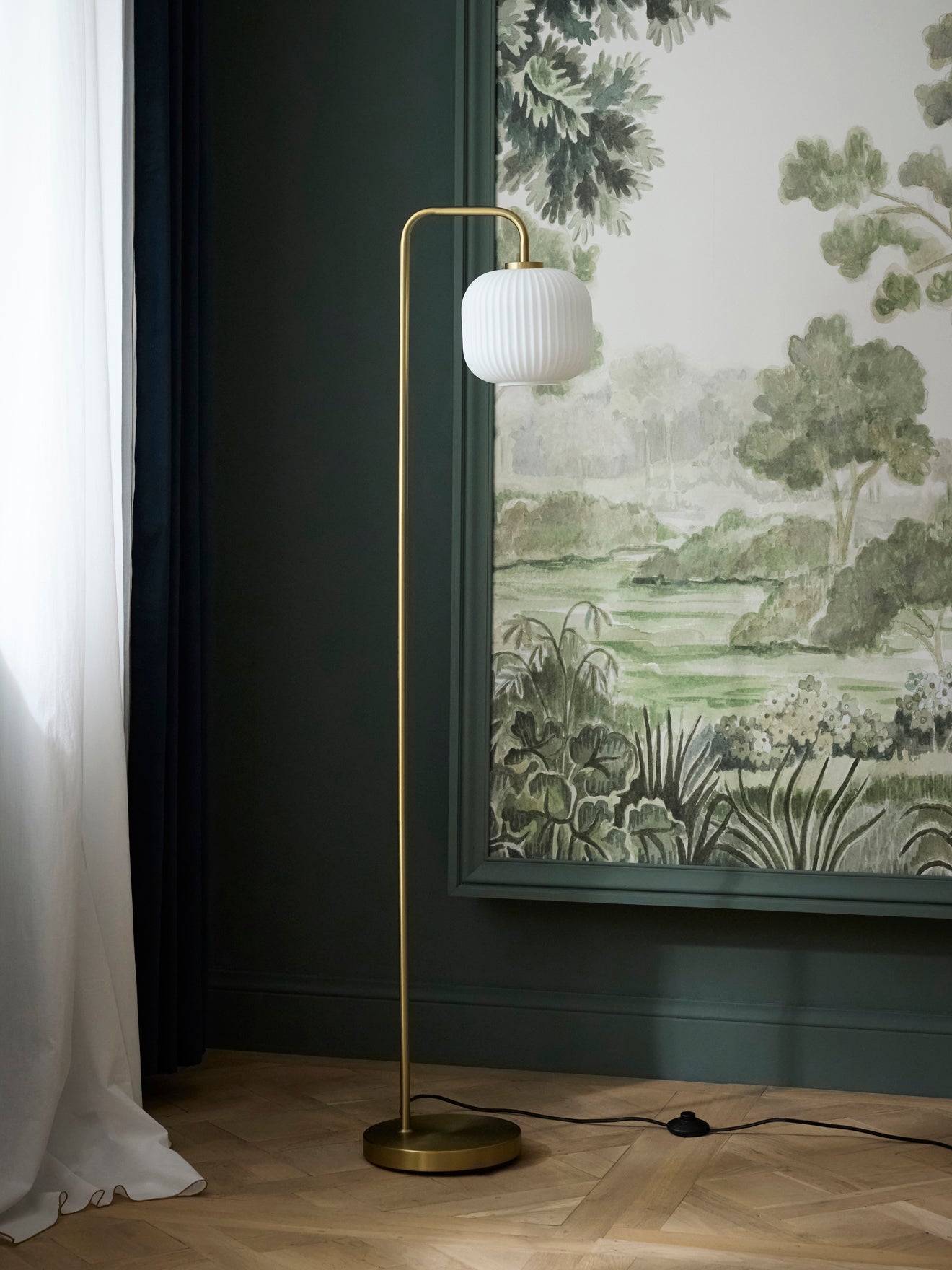 Stehlampe Arsène aus Metall und geriffeltem Glas