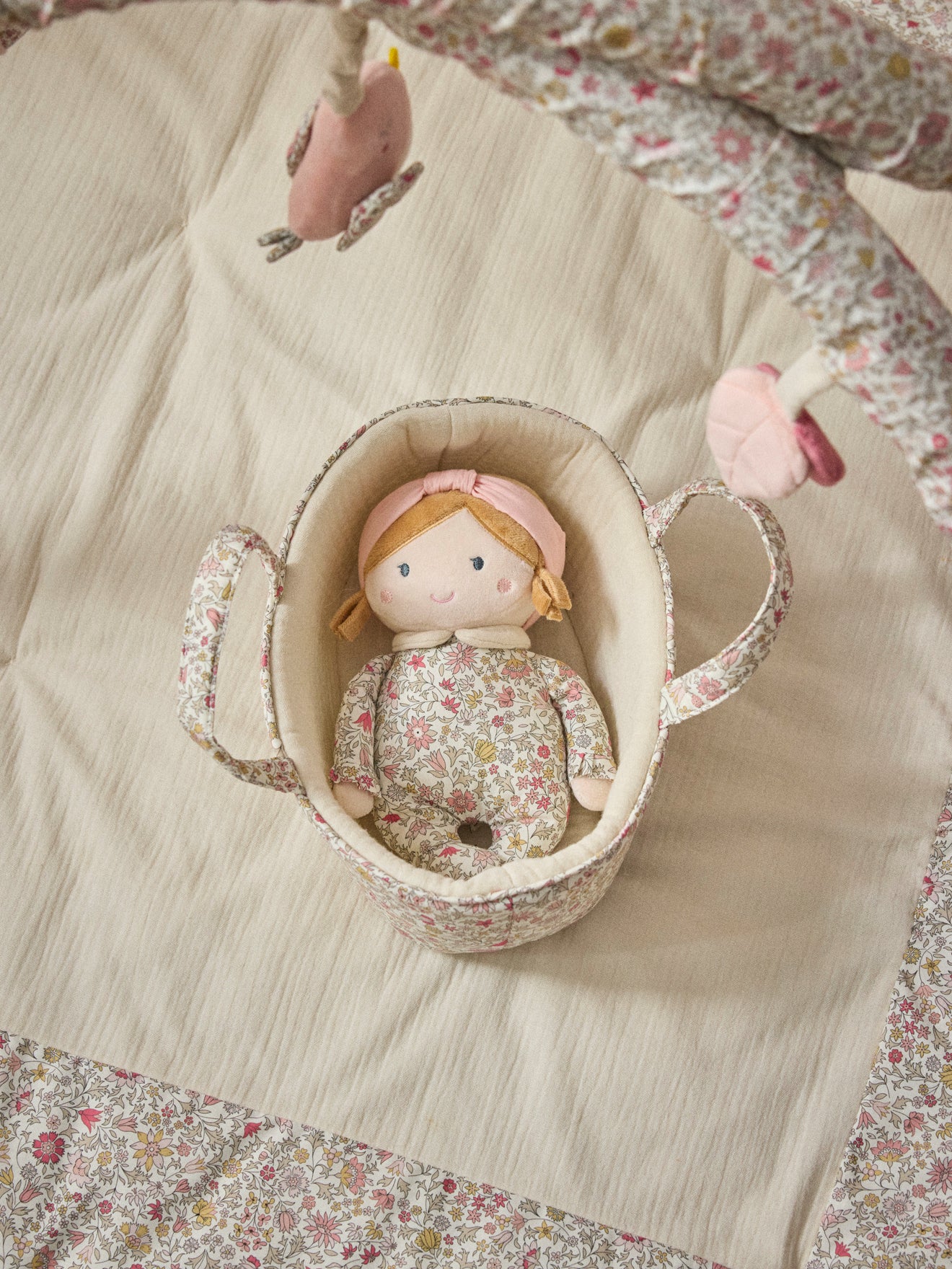 Puppe mit Stofftragetasche aus Liberty®-Stoff