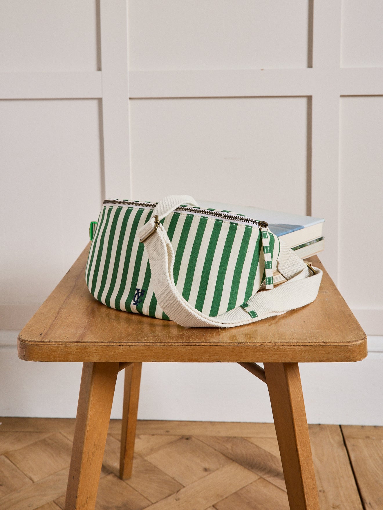 Gestreifte Damen-Gürteltasche