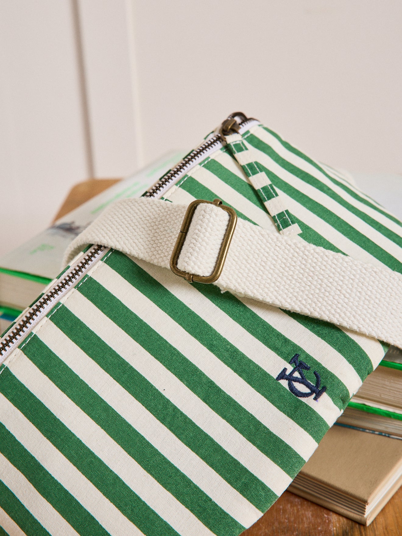 Gestreifte Damen-Gürteltasche