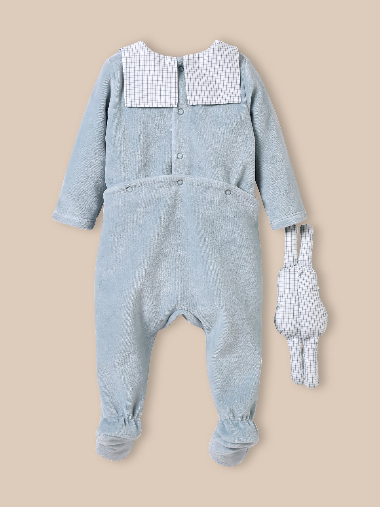 Baby-Schlafanzug aus Velours mit Kuscheltier