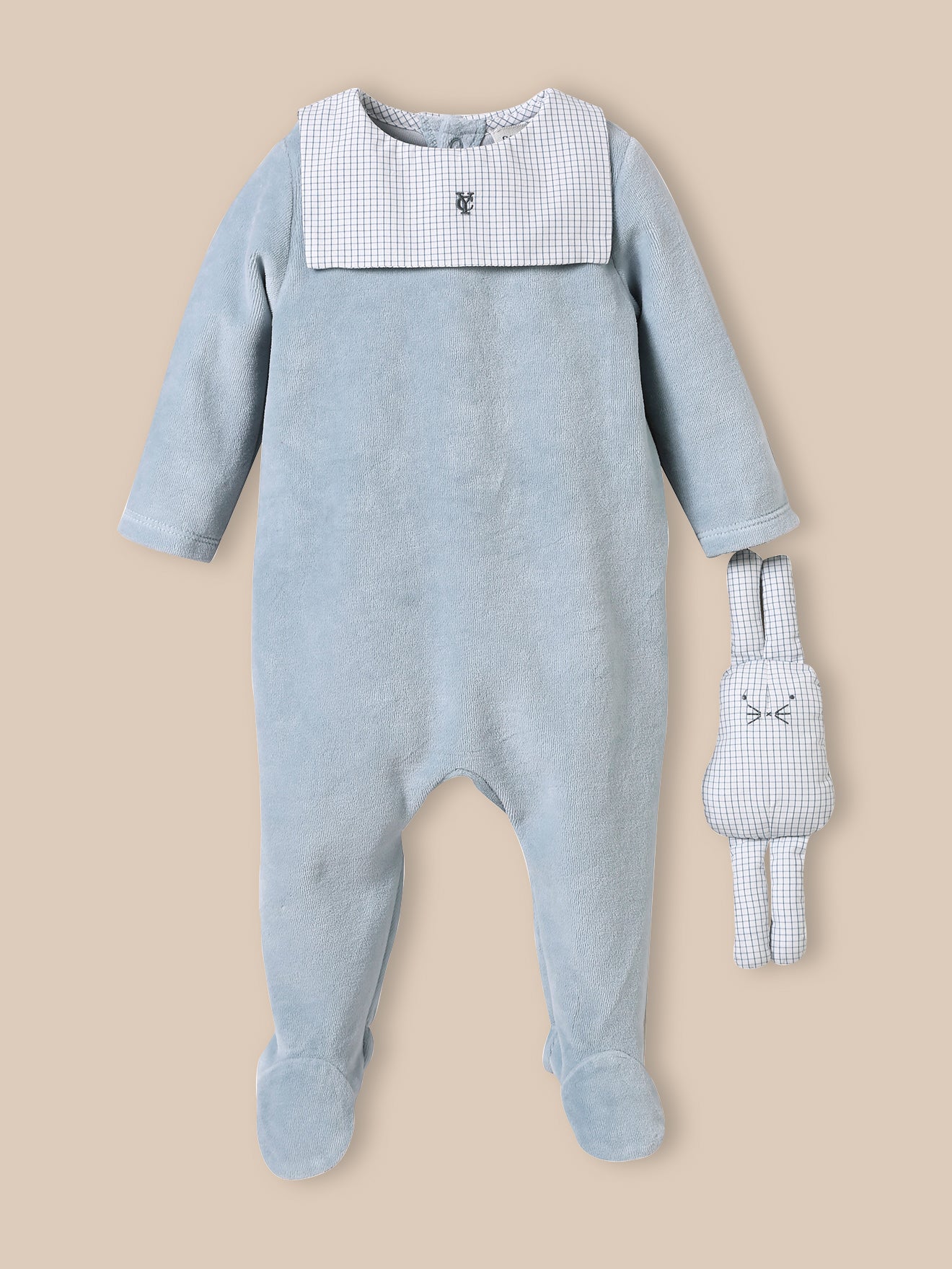 Baby-Schlafanzug aus Velours mit Kuscheltier