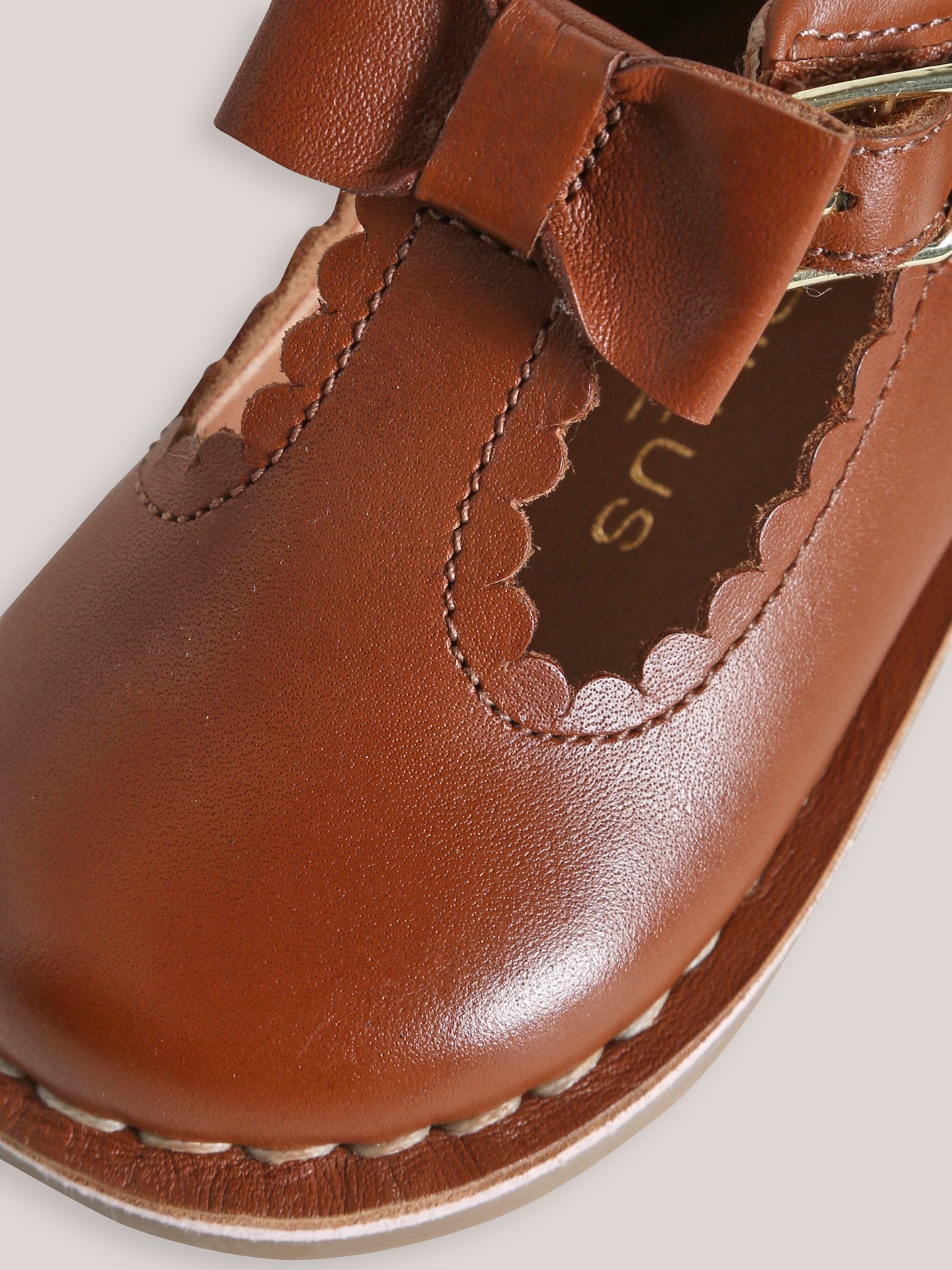 Baby-Spangenschuhe aus Leder mit Zierschleife