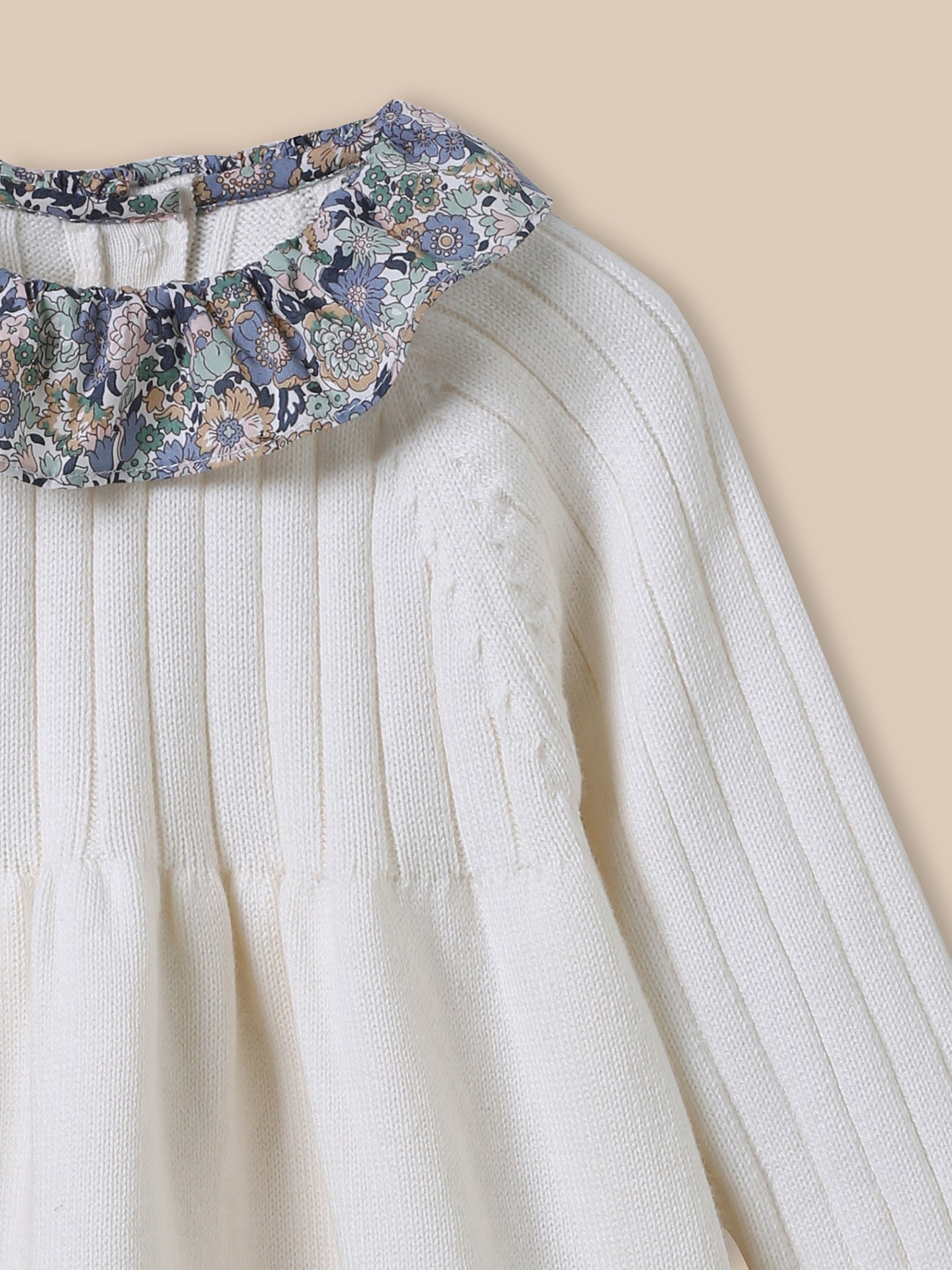 Baby-Strickkleid mit Kragen aus Liberty®-Stoff