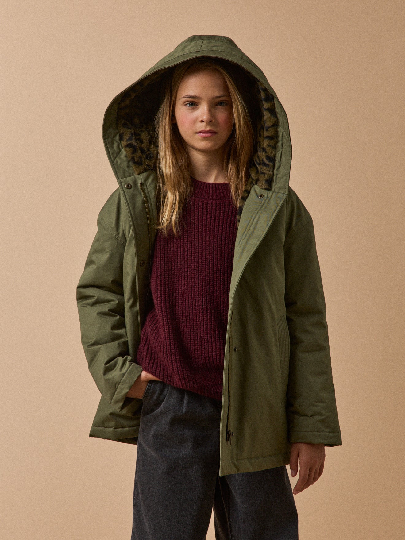 Mädchen-Parka, kurz, mit Leoprint-Futter