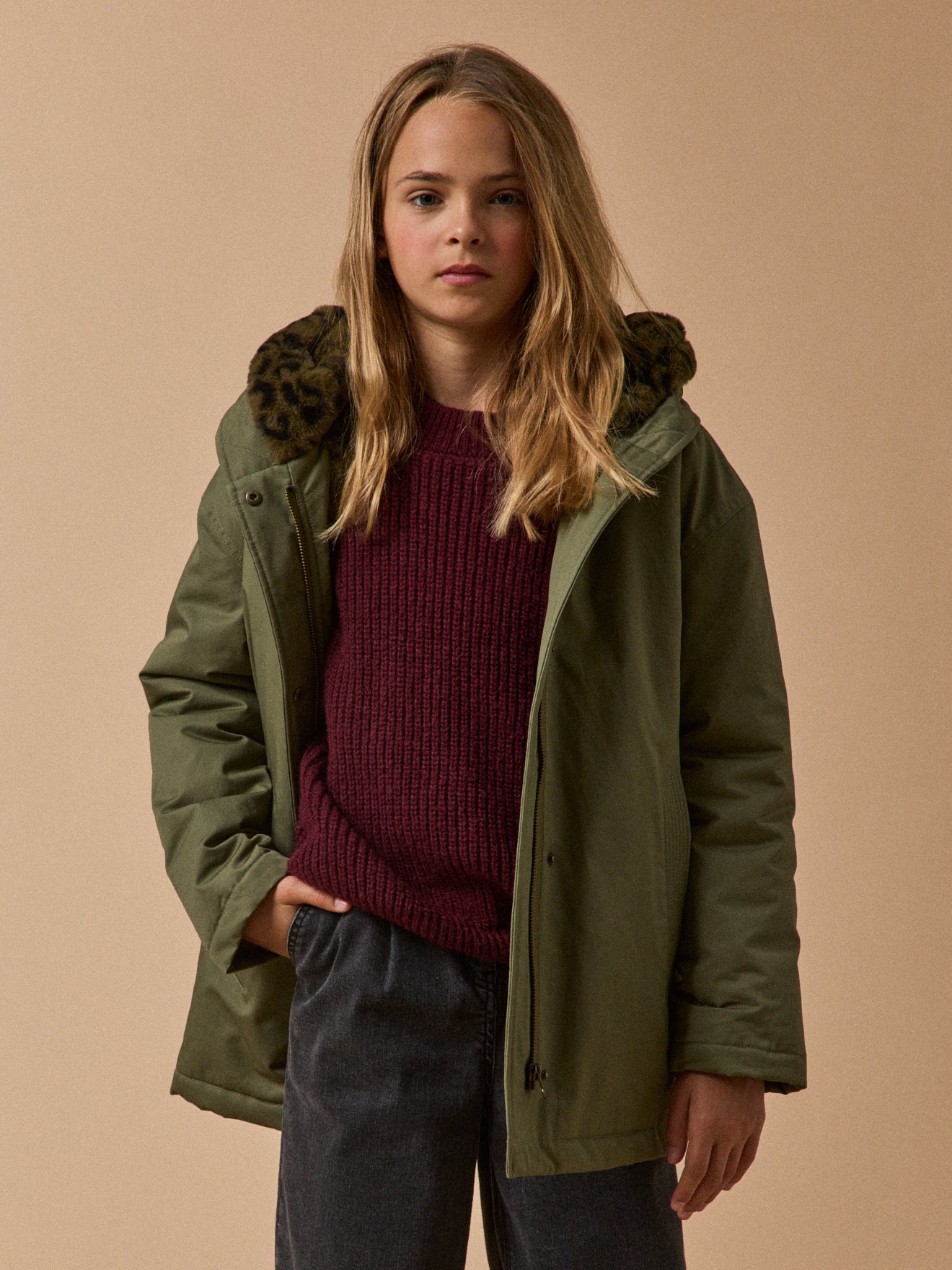 Mädchen-Parka, kurz, mit Leoprint-Futter