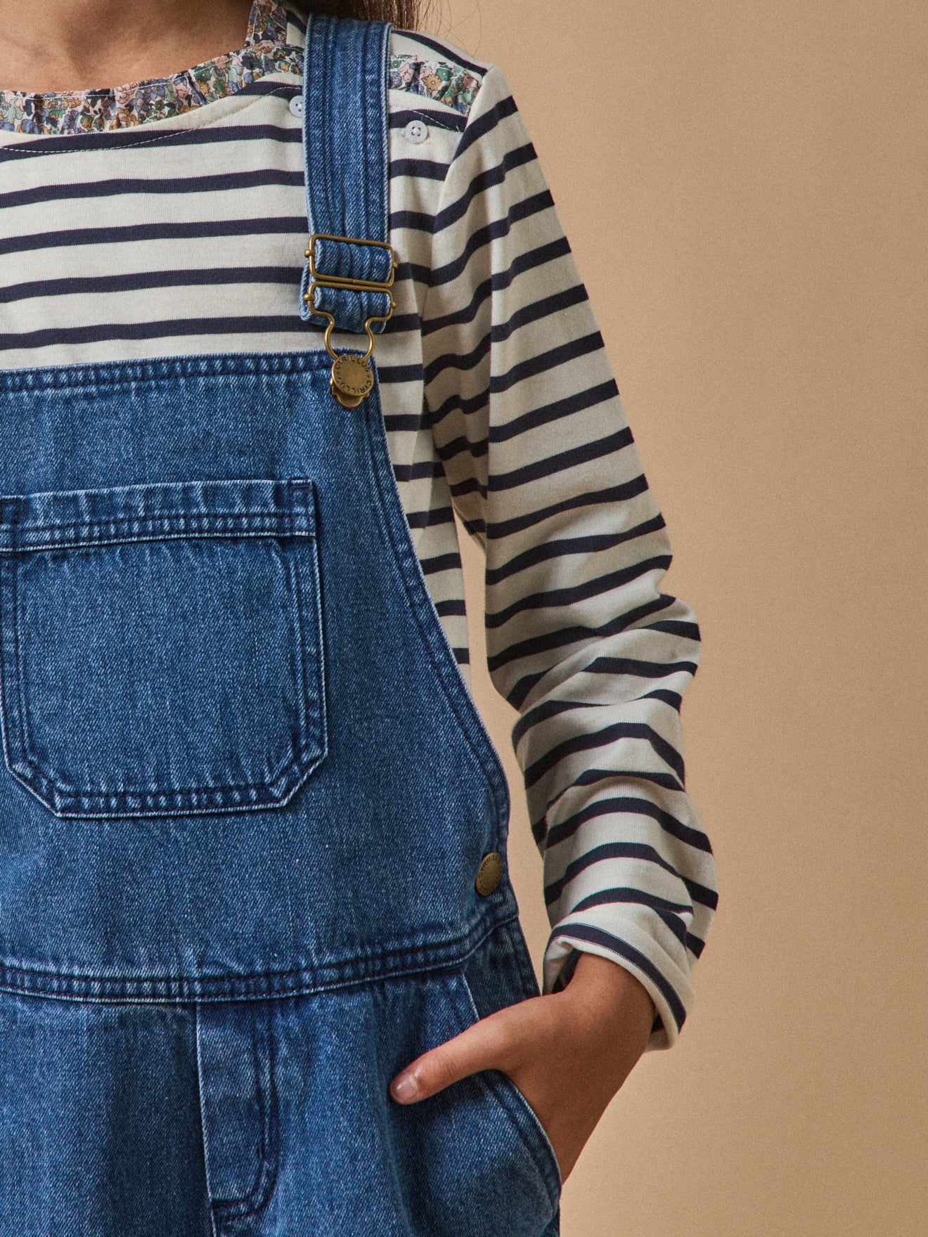 Mädchen-Latzhose aus Denim