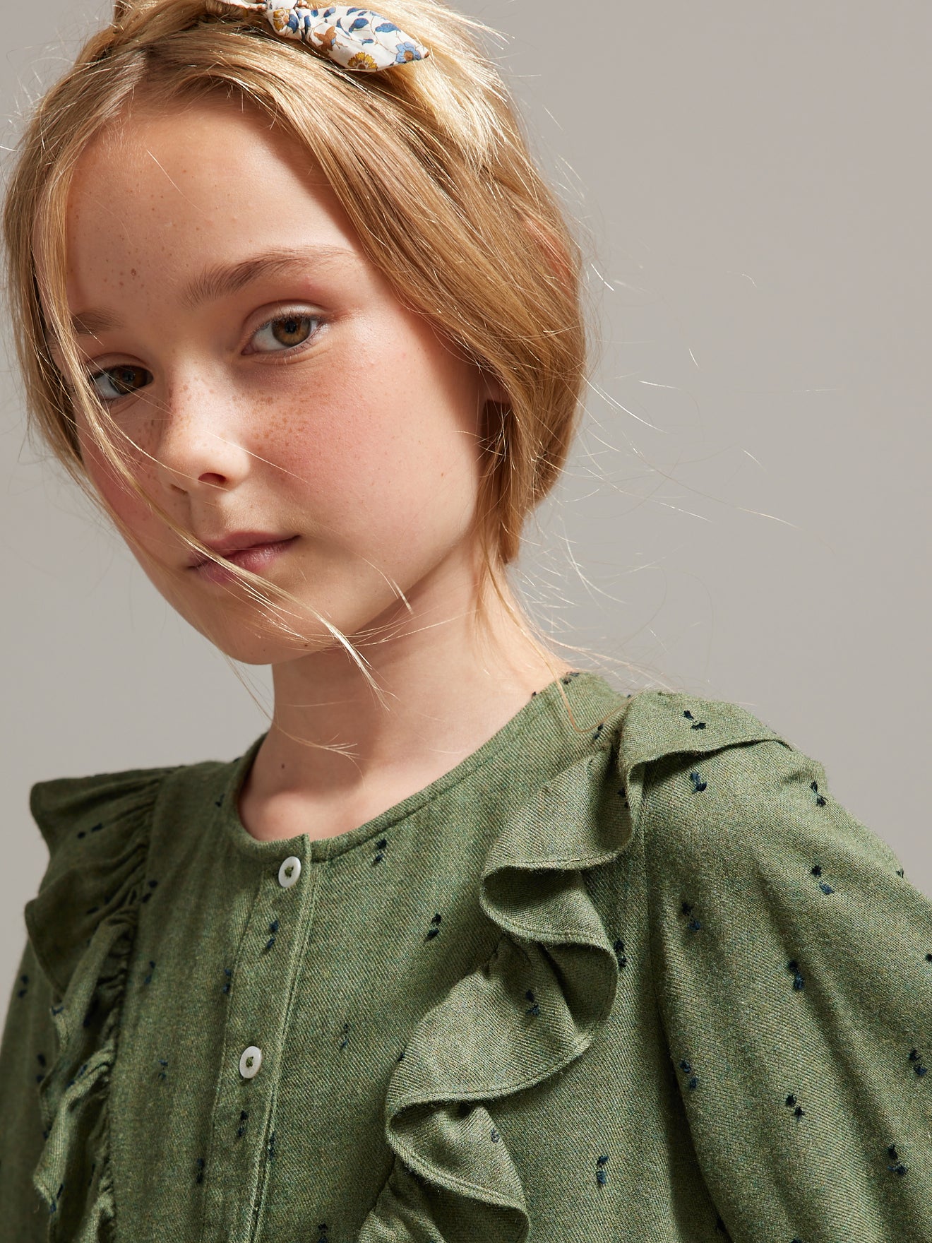 Mädchenbluse mit Volants