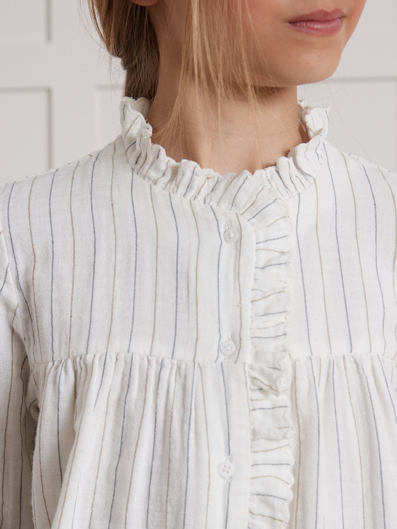 Mädchenbluse aus Baumwoll-Gaze mit Rüschen