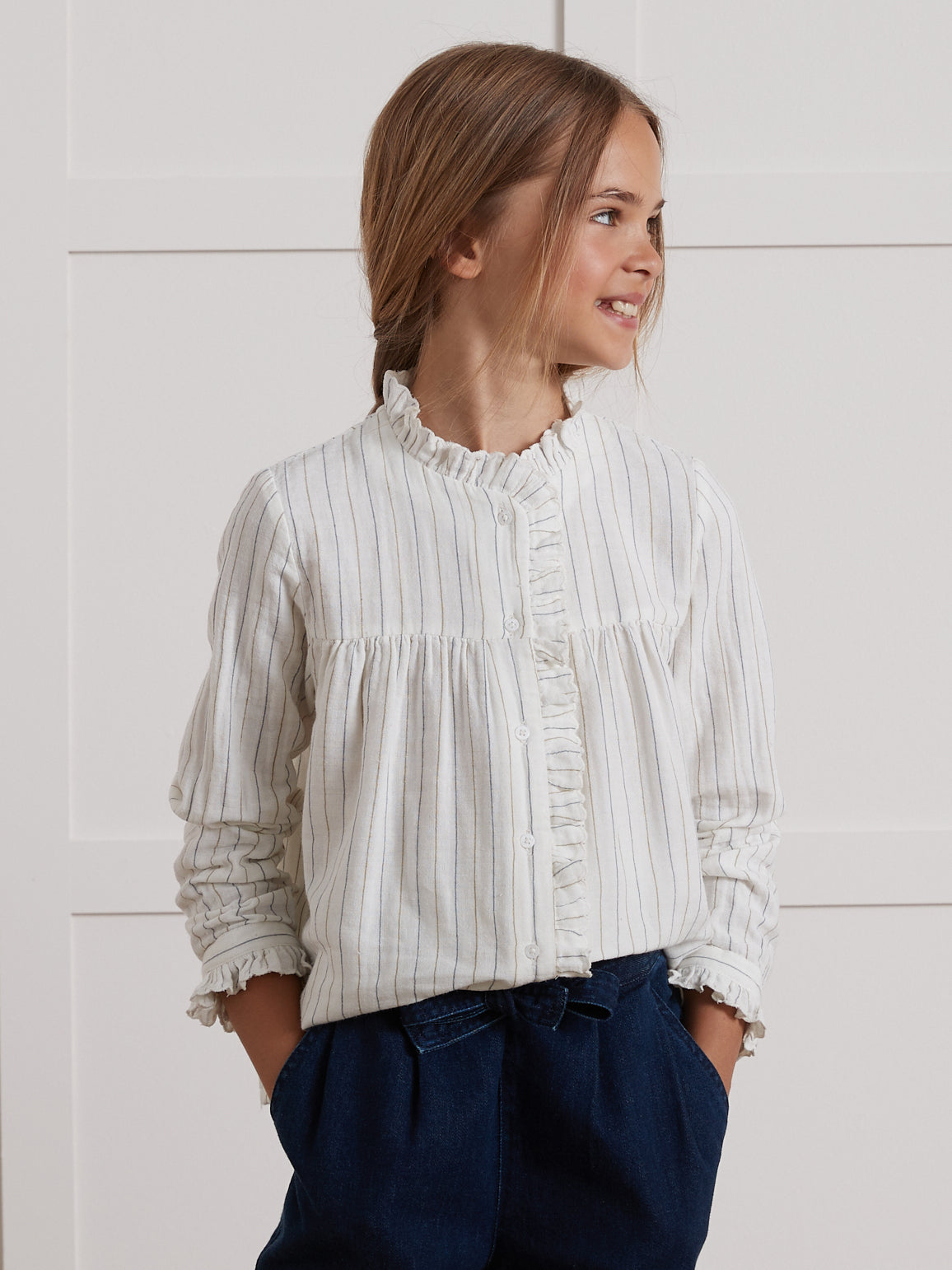 Mädchenbluse aus Baumwoll-Gaze mit Rüschen