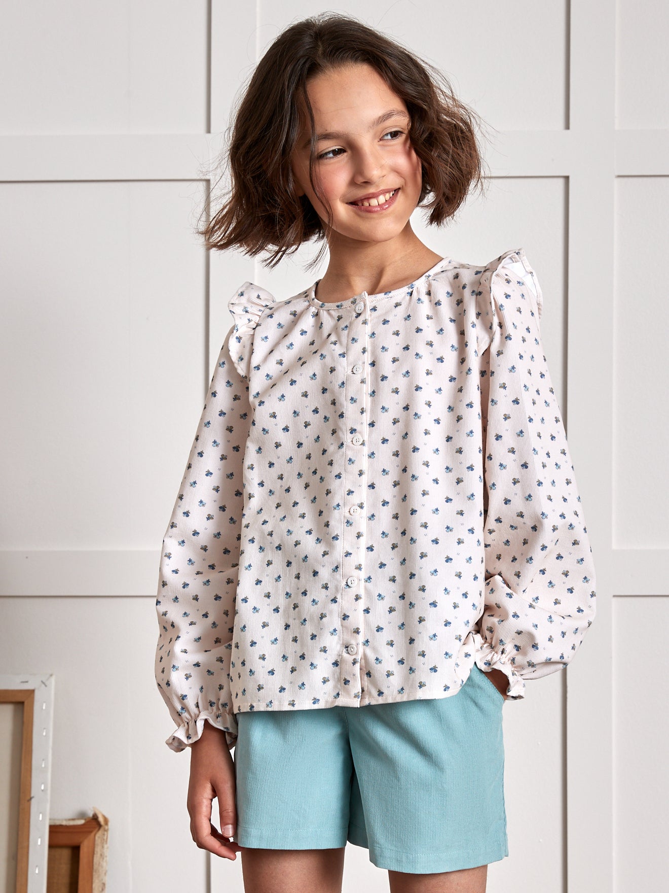 Mädchenbluse aus Velours mit Druckmuster «Emily», weit geschnitten