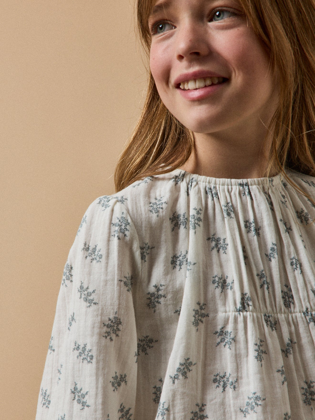Mädchenbluse aus Baumwollgaze mit Dessin « Suzanne »