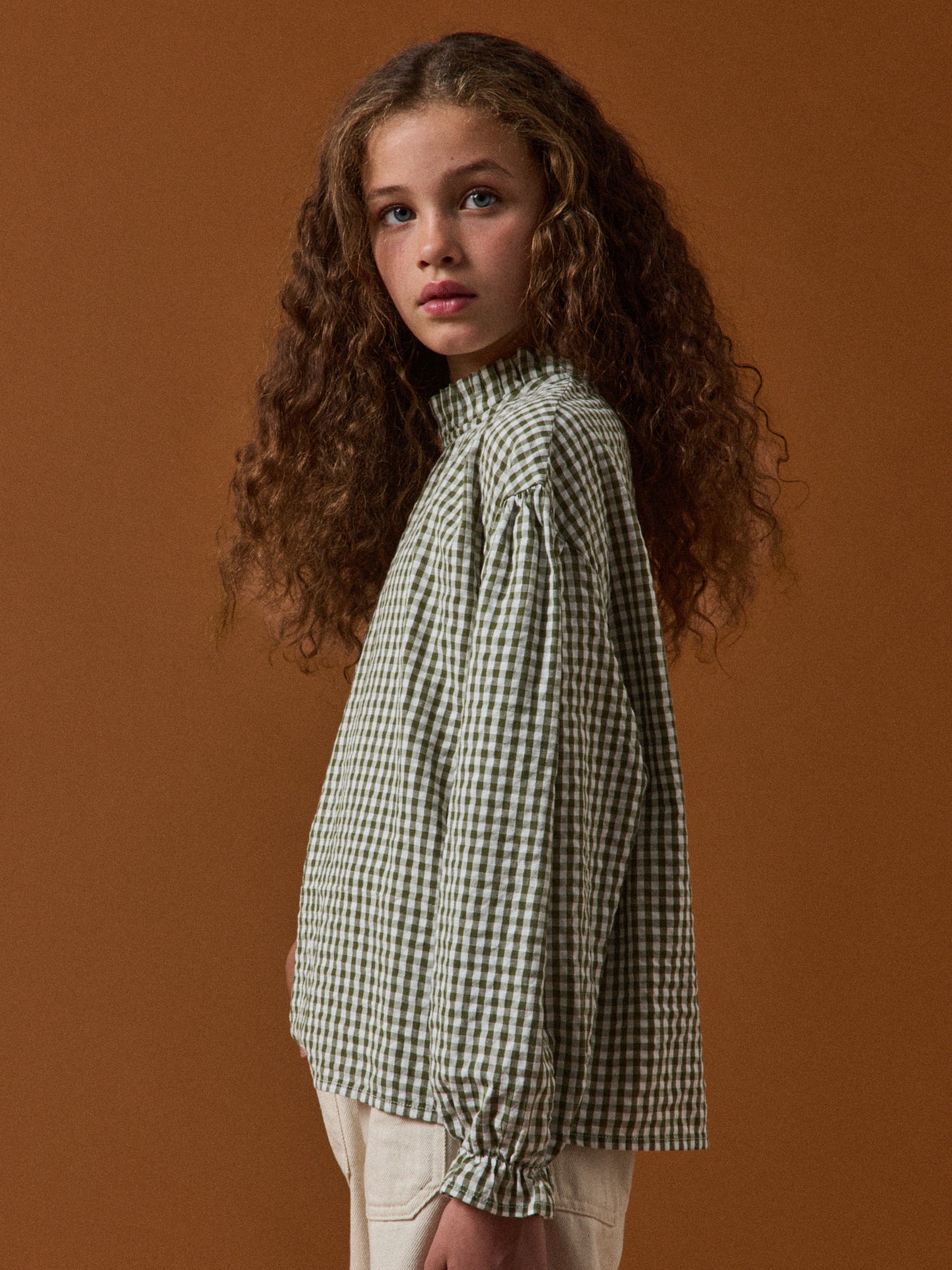 Mädchenbluse mit Vichy-Karos – Kollektion von Cyrillus X Apaches