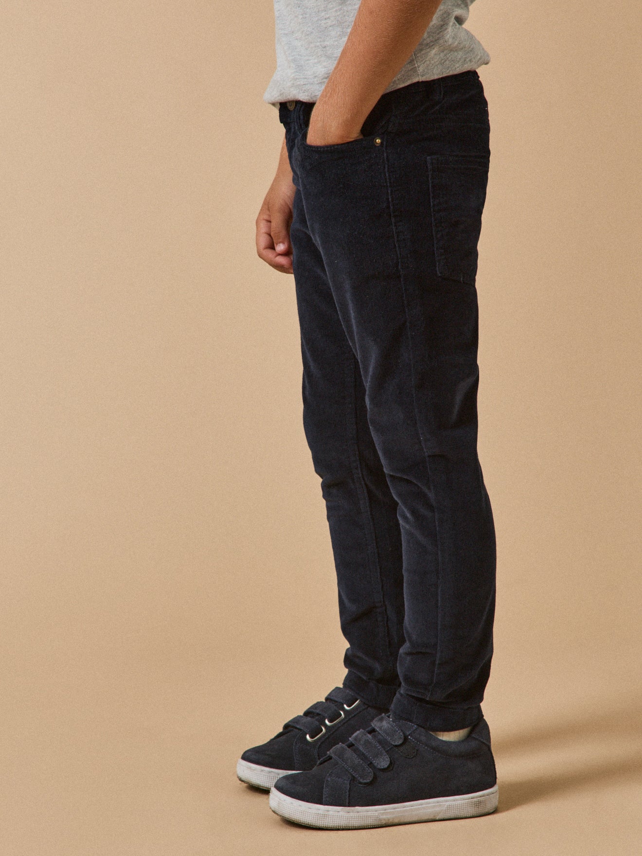 Jungen Slim Fit Hose aus Velours