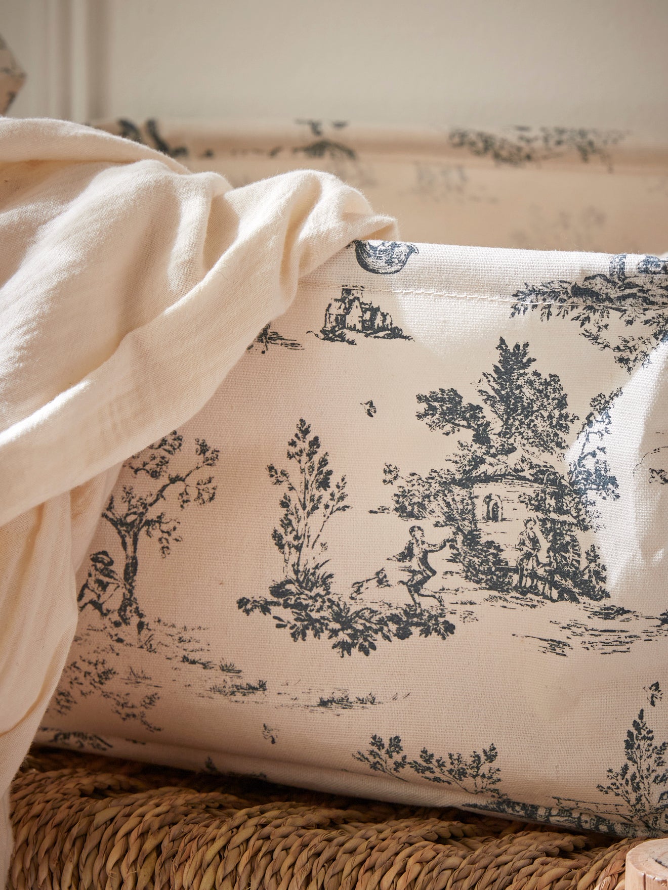 Wäschekorb im Toile de Jouy-Esprit, kleines Modell