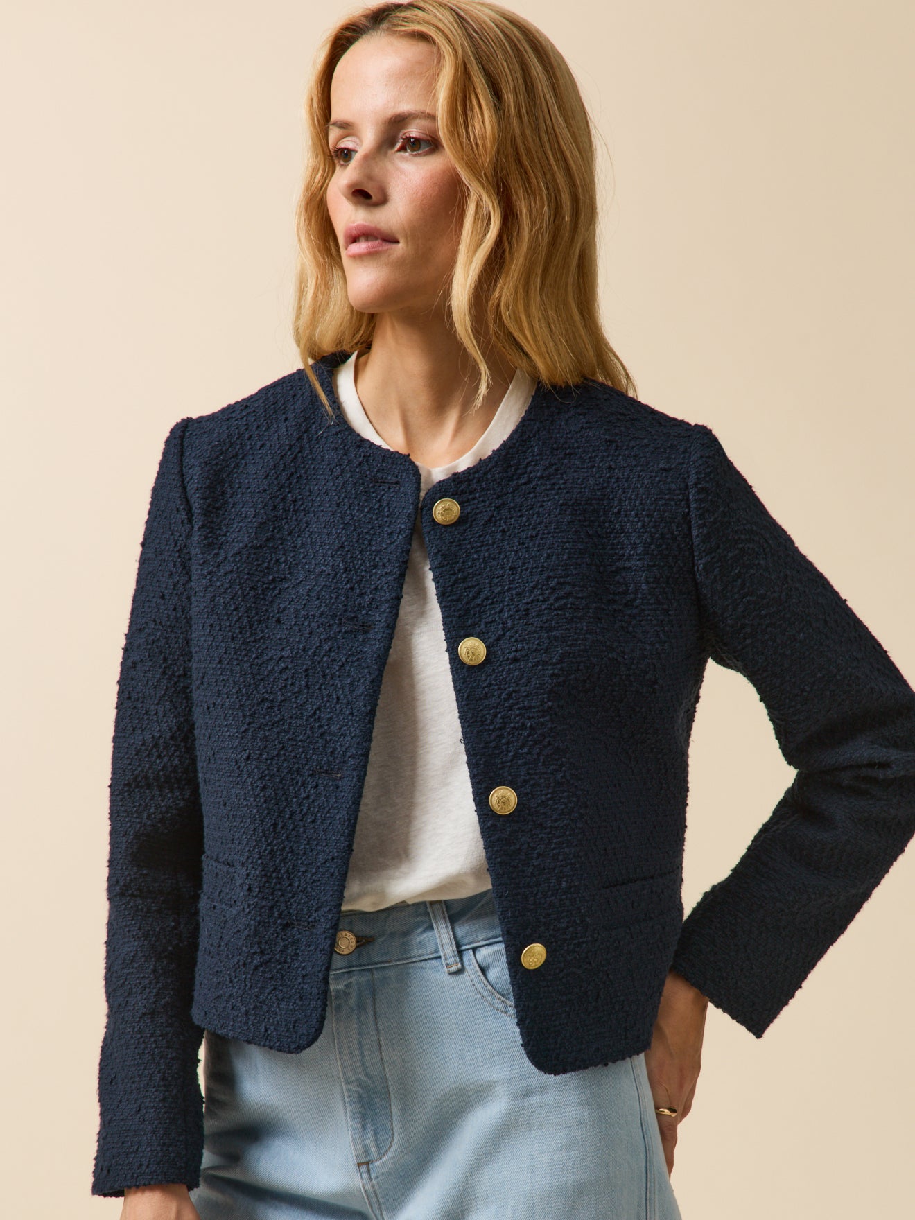 Einfarbige Damenjacke aus Twill ohne Kragen