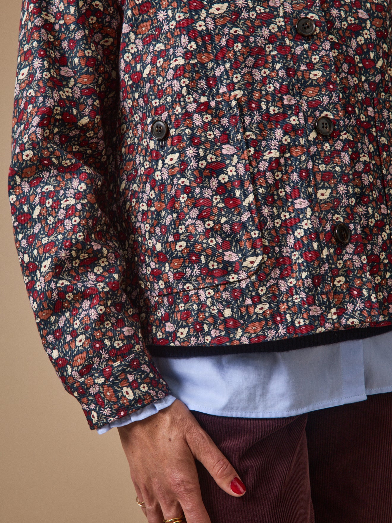 Damenjacke aus Liberty-Stoff Petal and Daisy