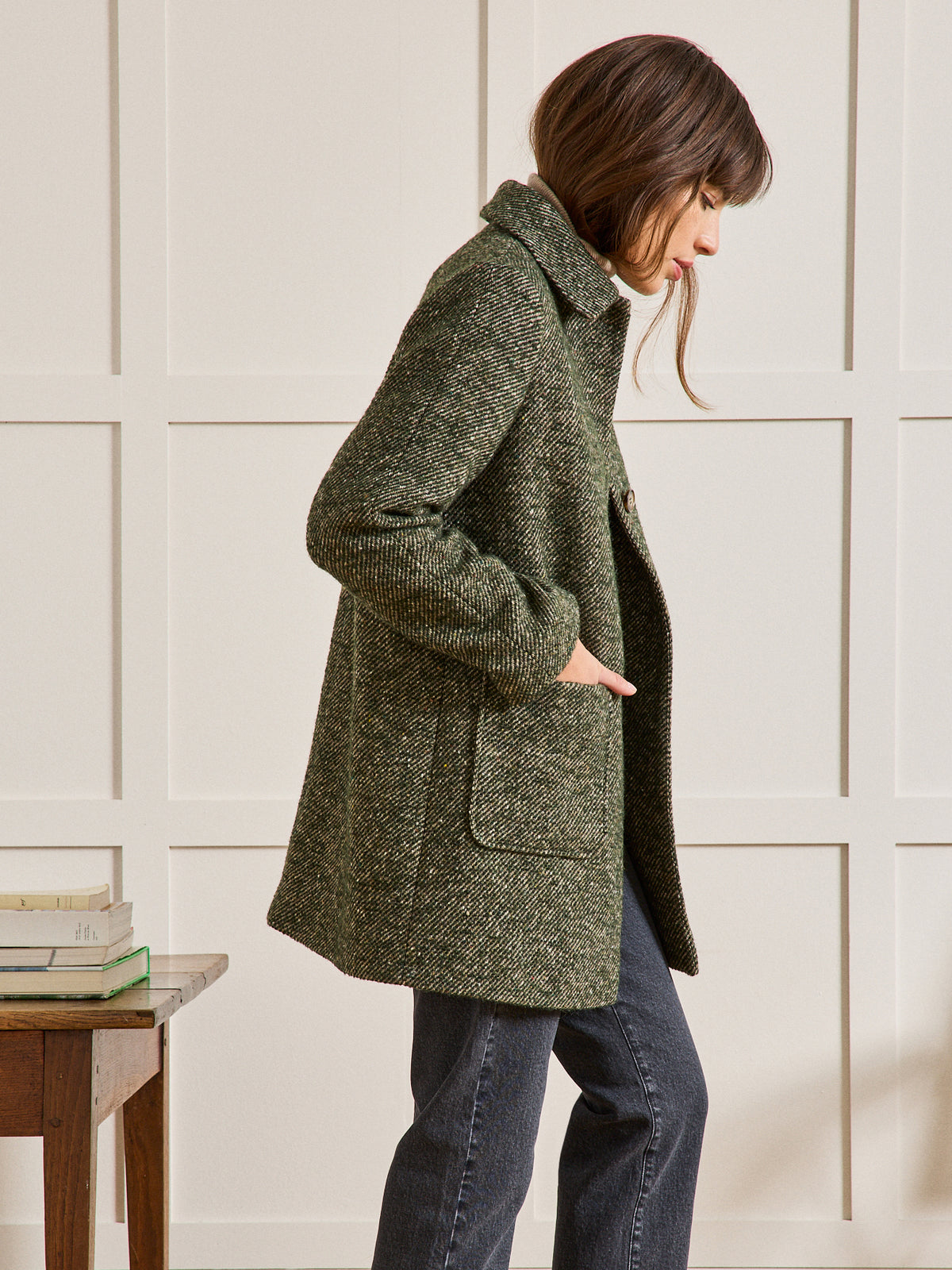 Kurzer Damenmantel aus mouliniertem Twill