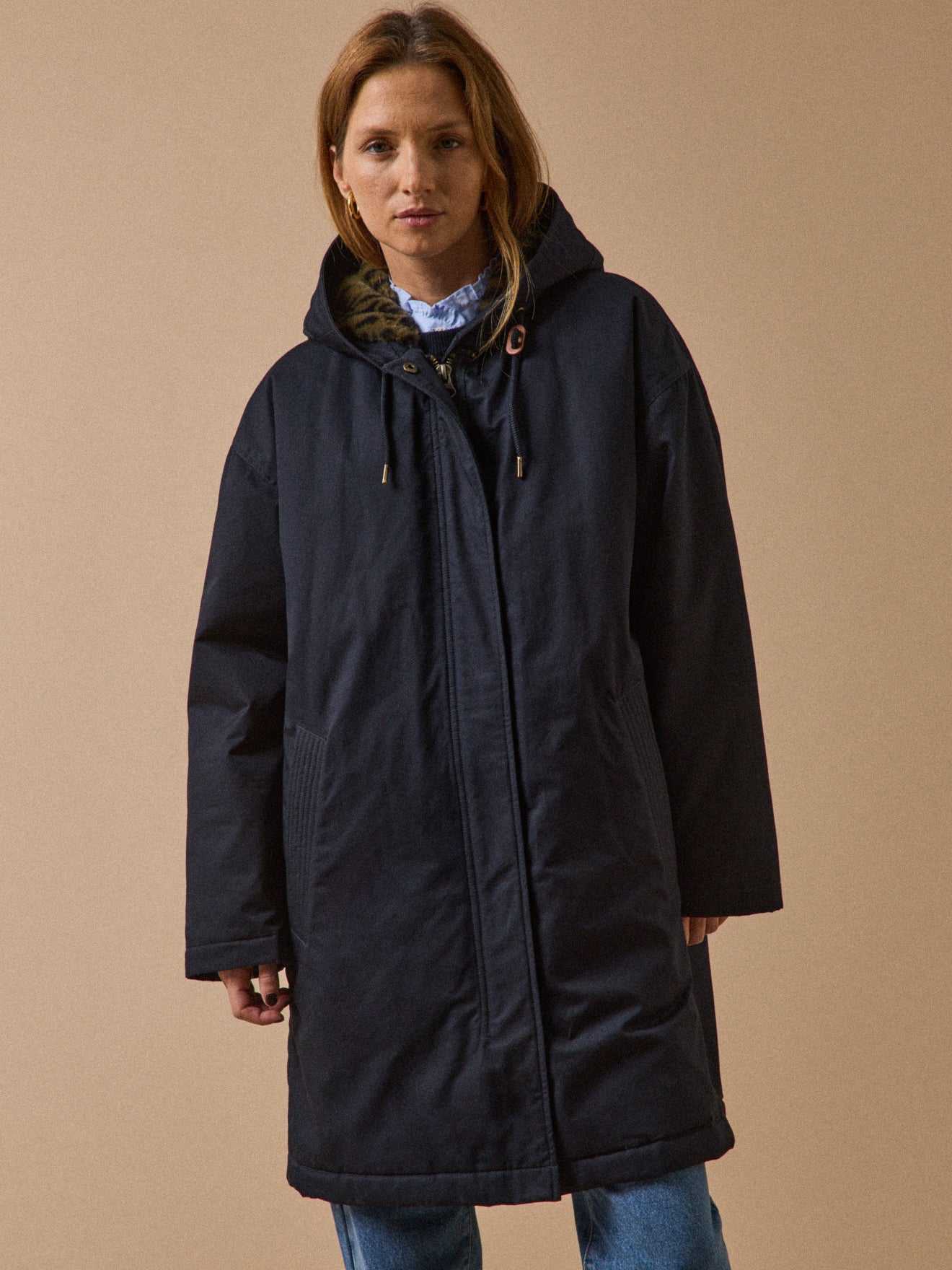 Halblanger und gefütterter Damen-Parka aus Webpelz