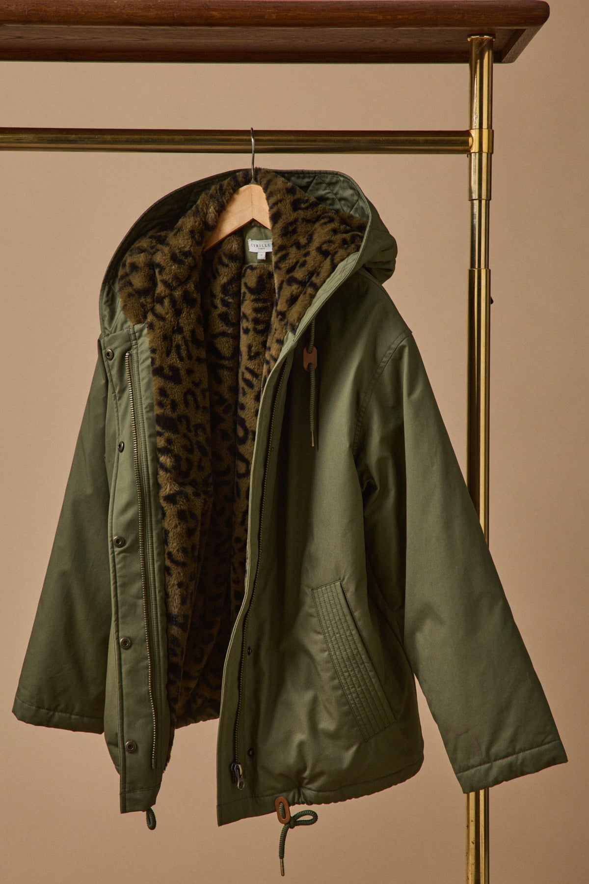 Kurzer Damen-Parka mit Webpelz-Futter